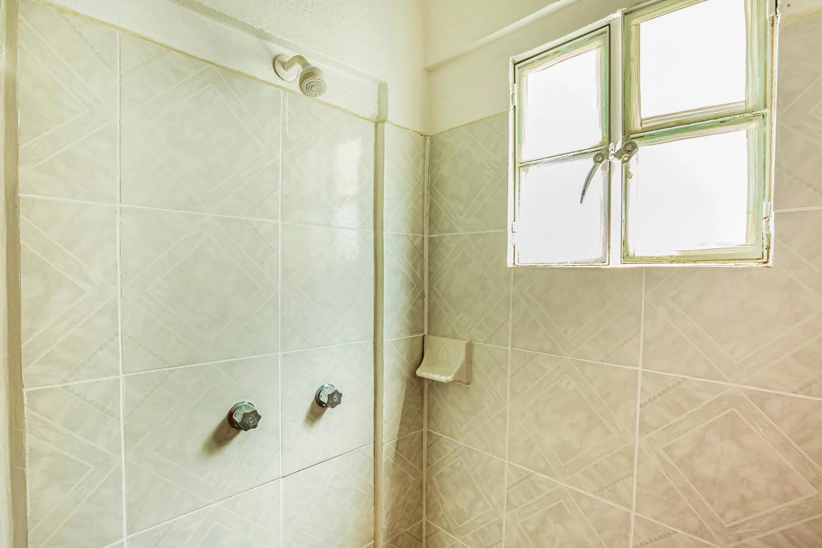 Bathroom in OYO Hotel Rey David, Oaxaca