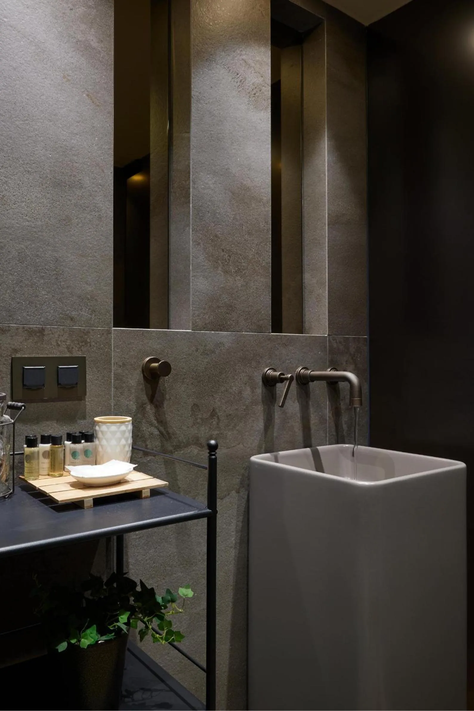 Bathroom in Athens 1890 Hotel & Spa