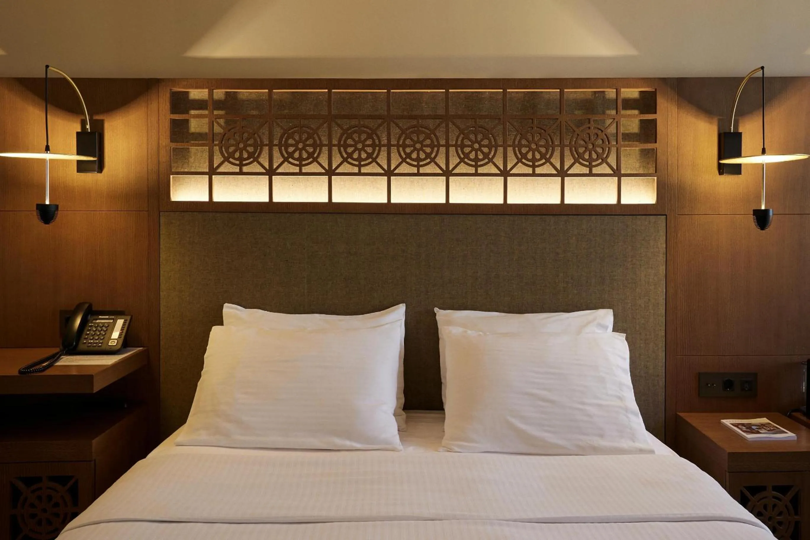 Bed in Athens 1890 Hotel & Spa