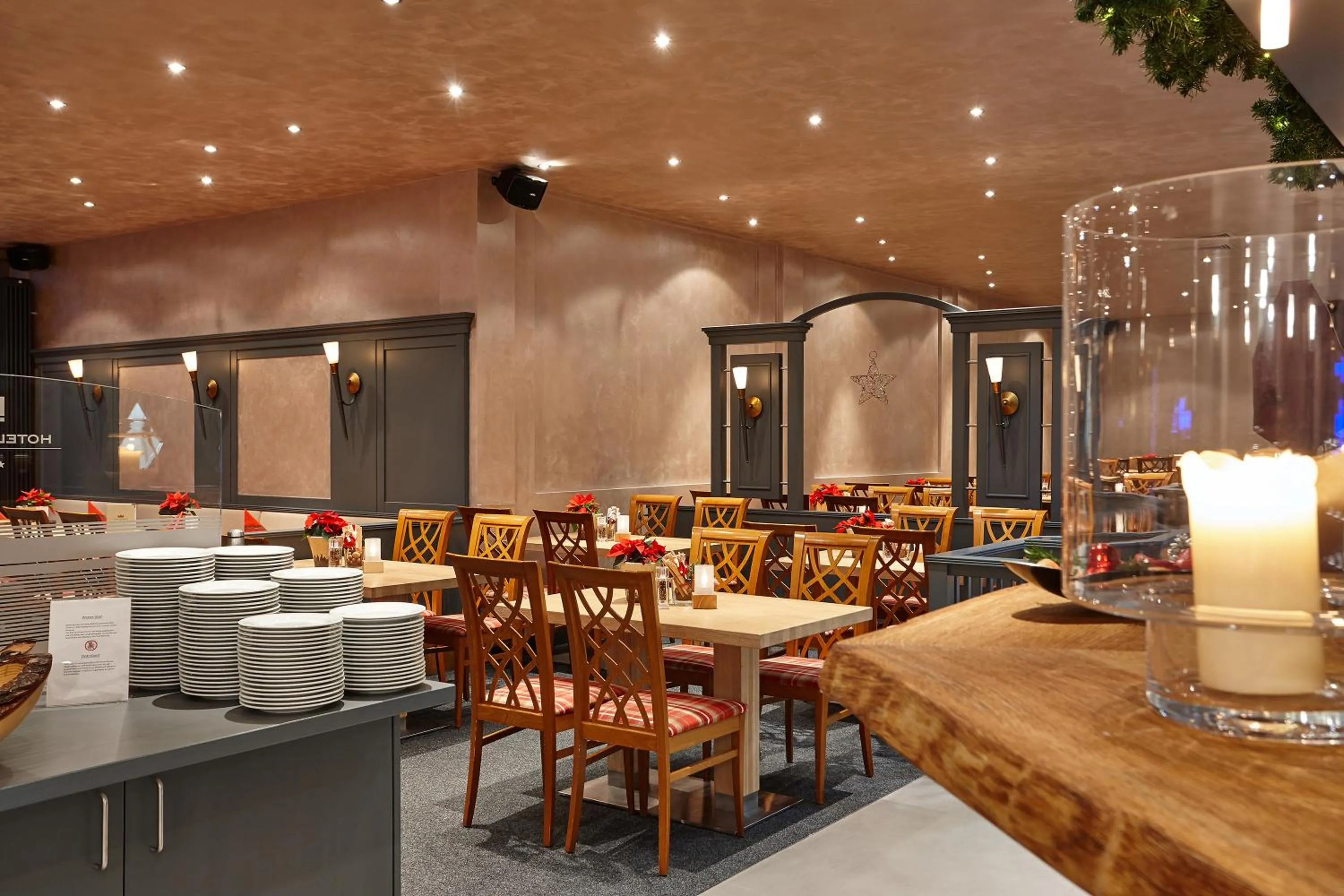 Restaurant/places to eat in Hotel Königshof