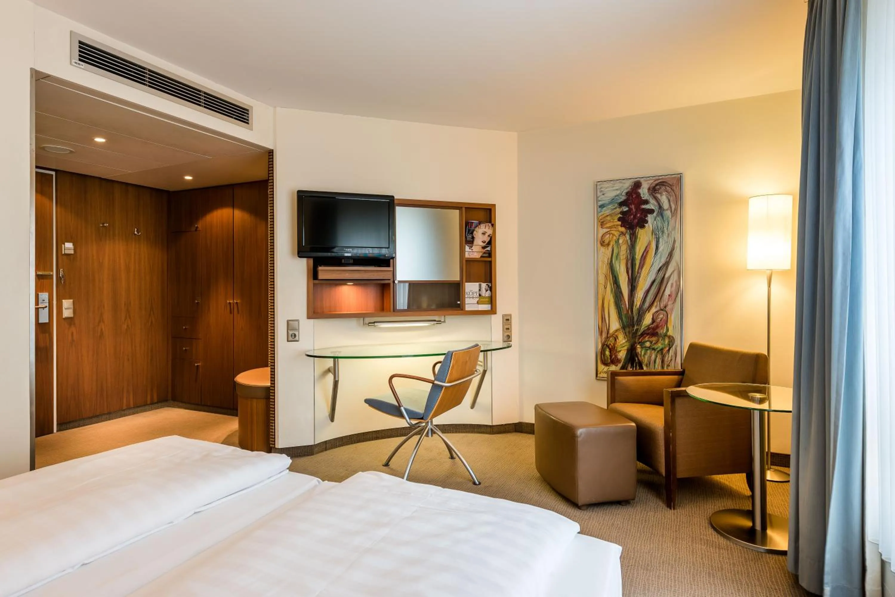 Bedroom, Bed in Mercure Hotel München Airport Freising