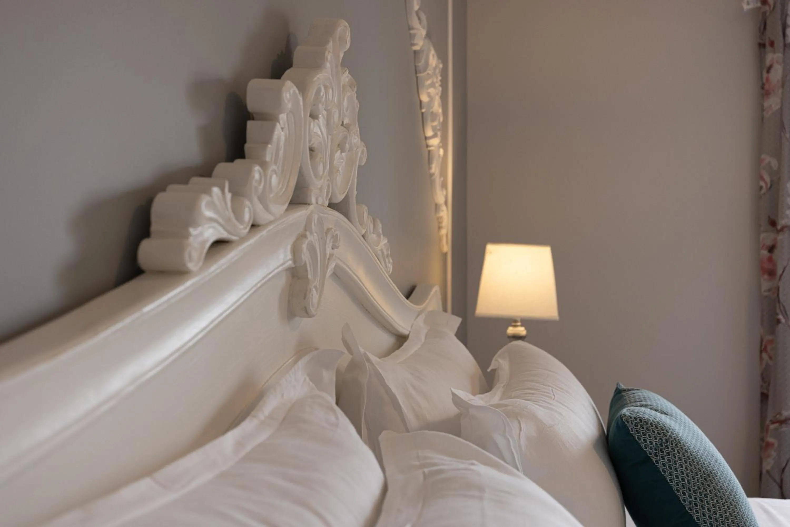 Decorative detail, Bed in Hôtel-Restaurant des Augustins