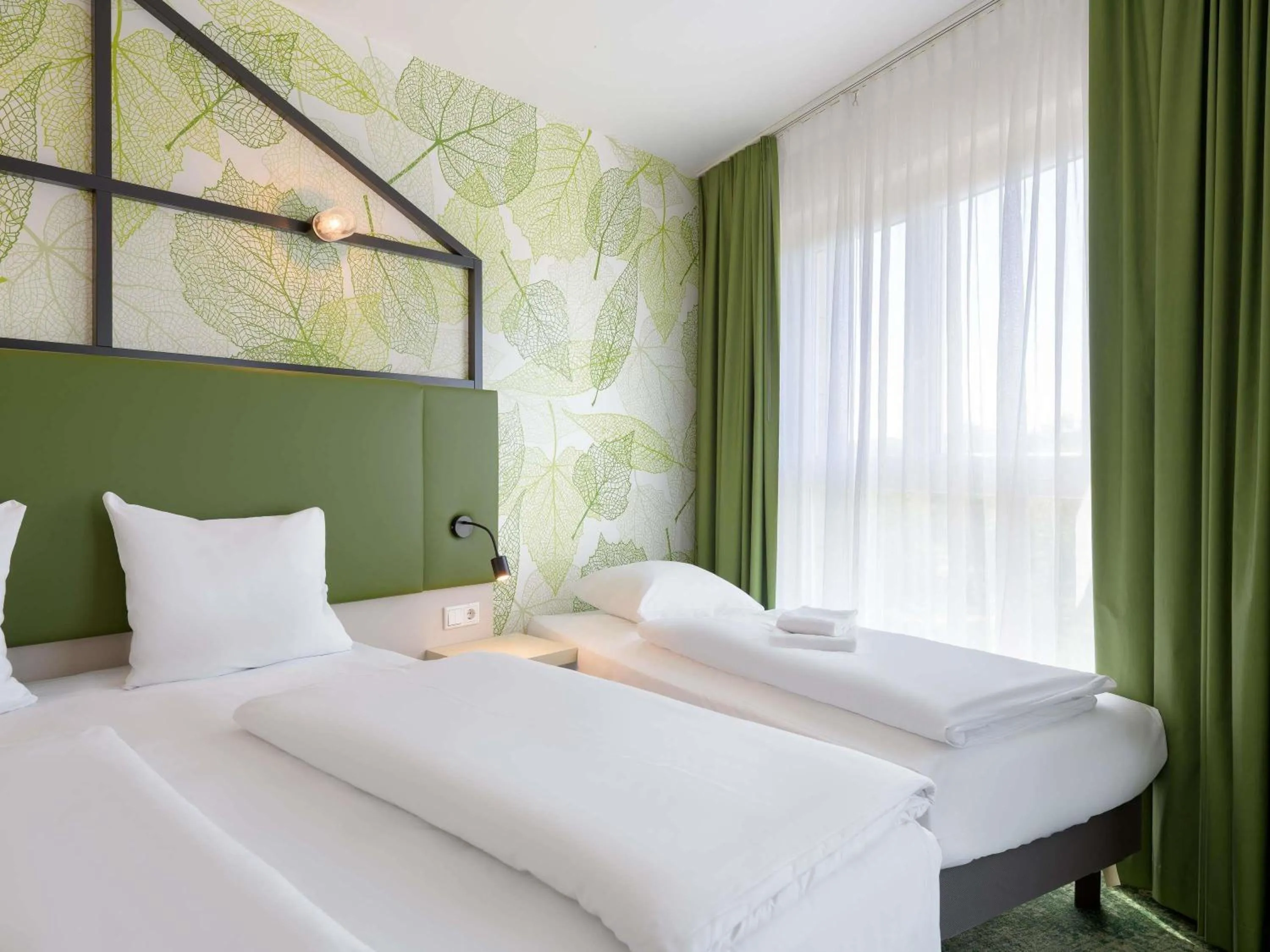 Bedroom, Bed in Mercure Hotel Hannover Mitte