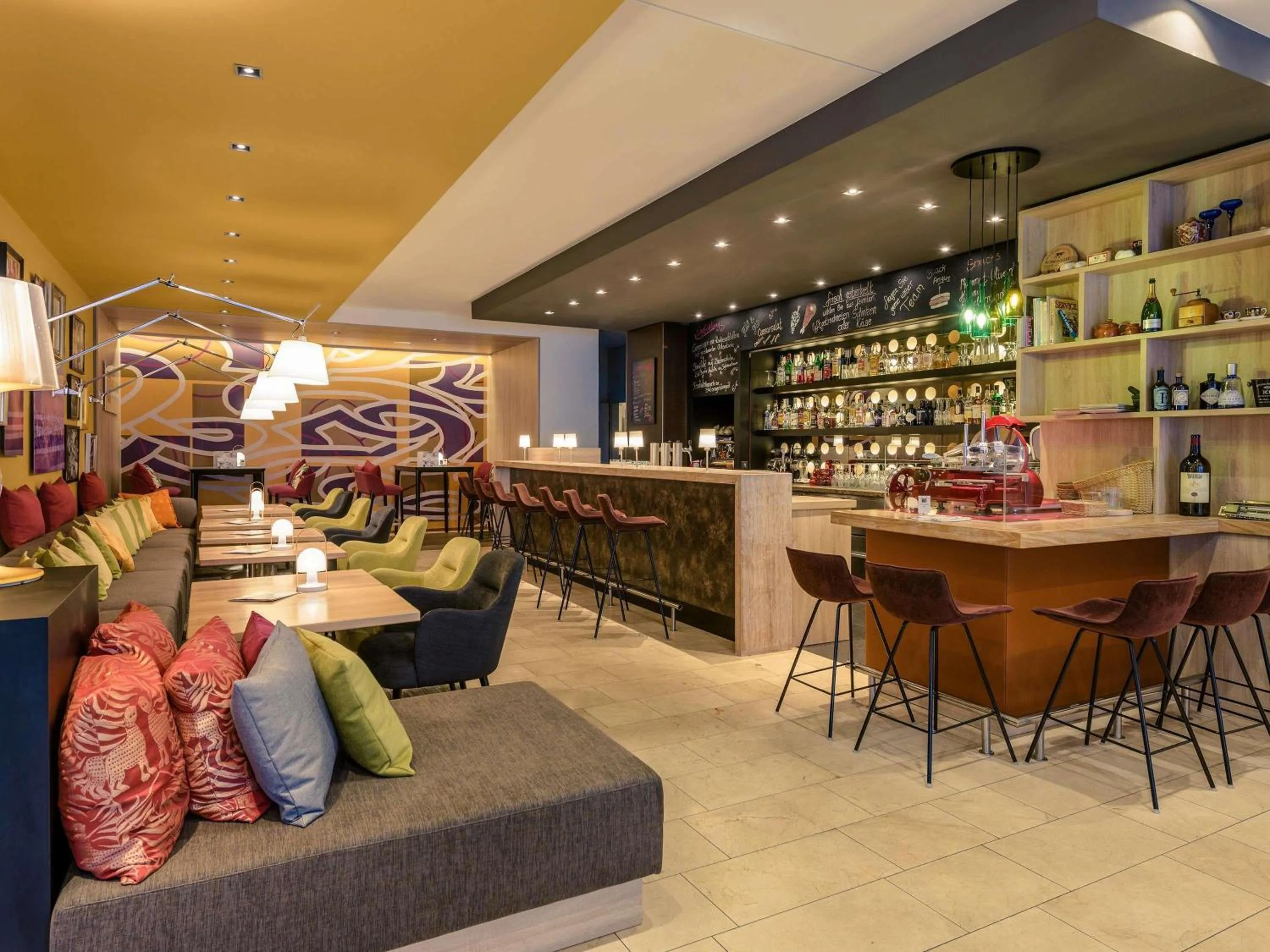 Lounge or bar in Mercure Hotel Hannover Mitte