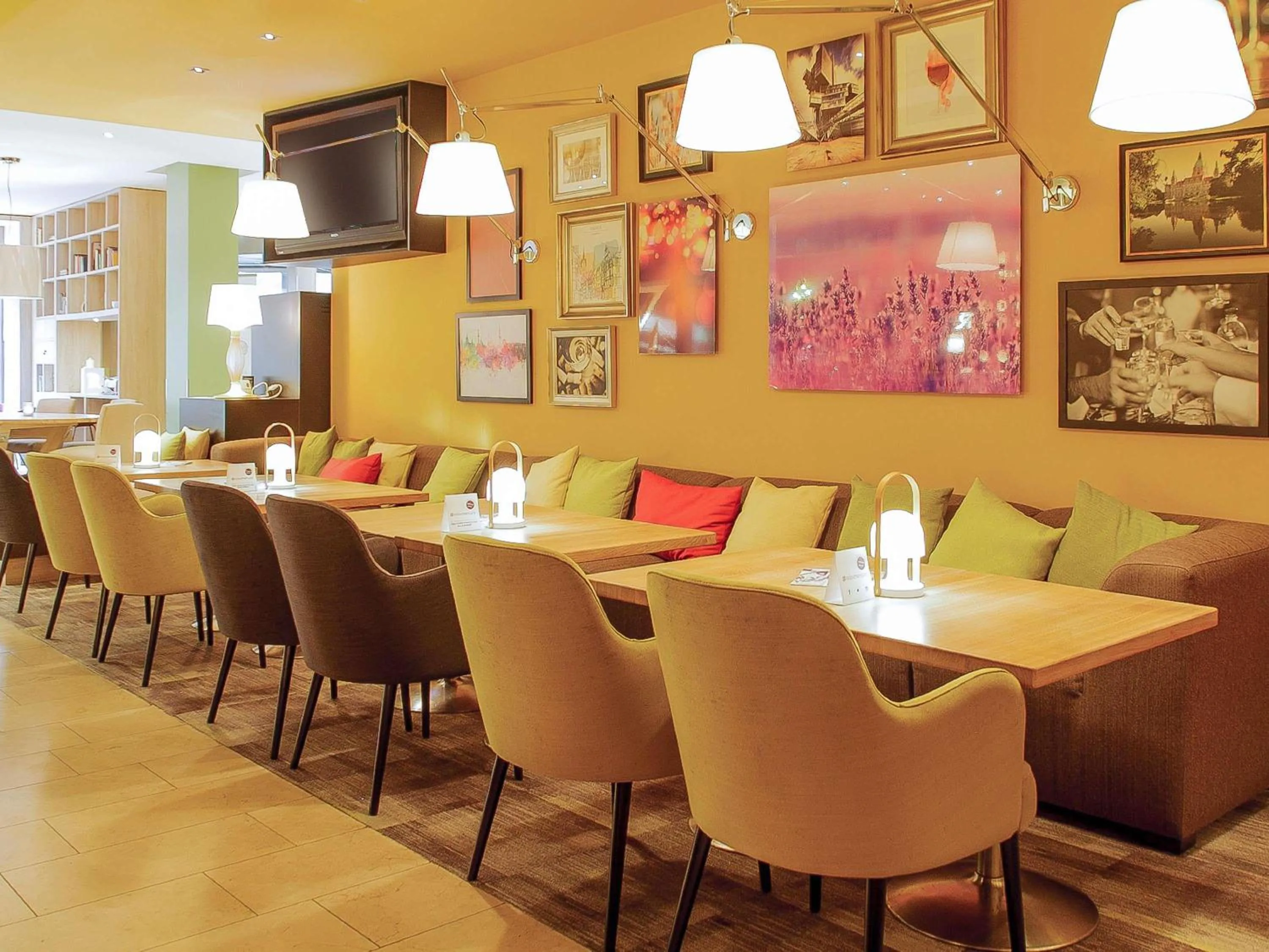 Lounge or bar in Mercure Hotel Hannover Mitte