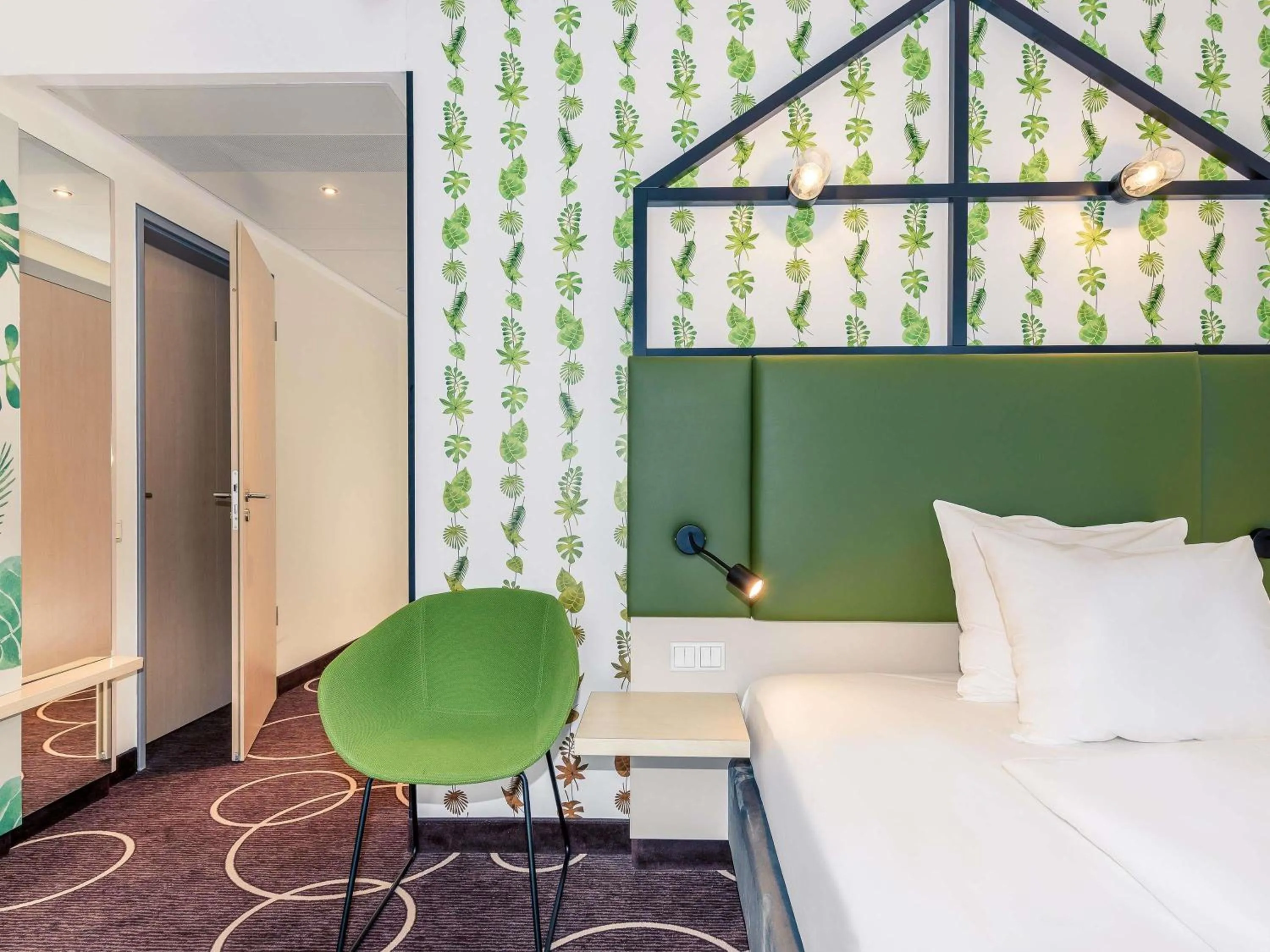 Bedroom, Bed in Mercure Hotel Hannover Mitte