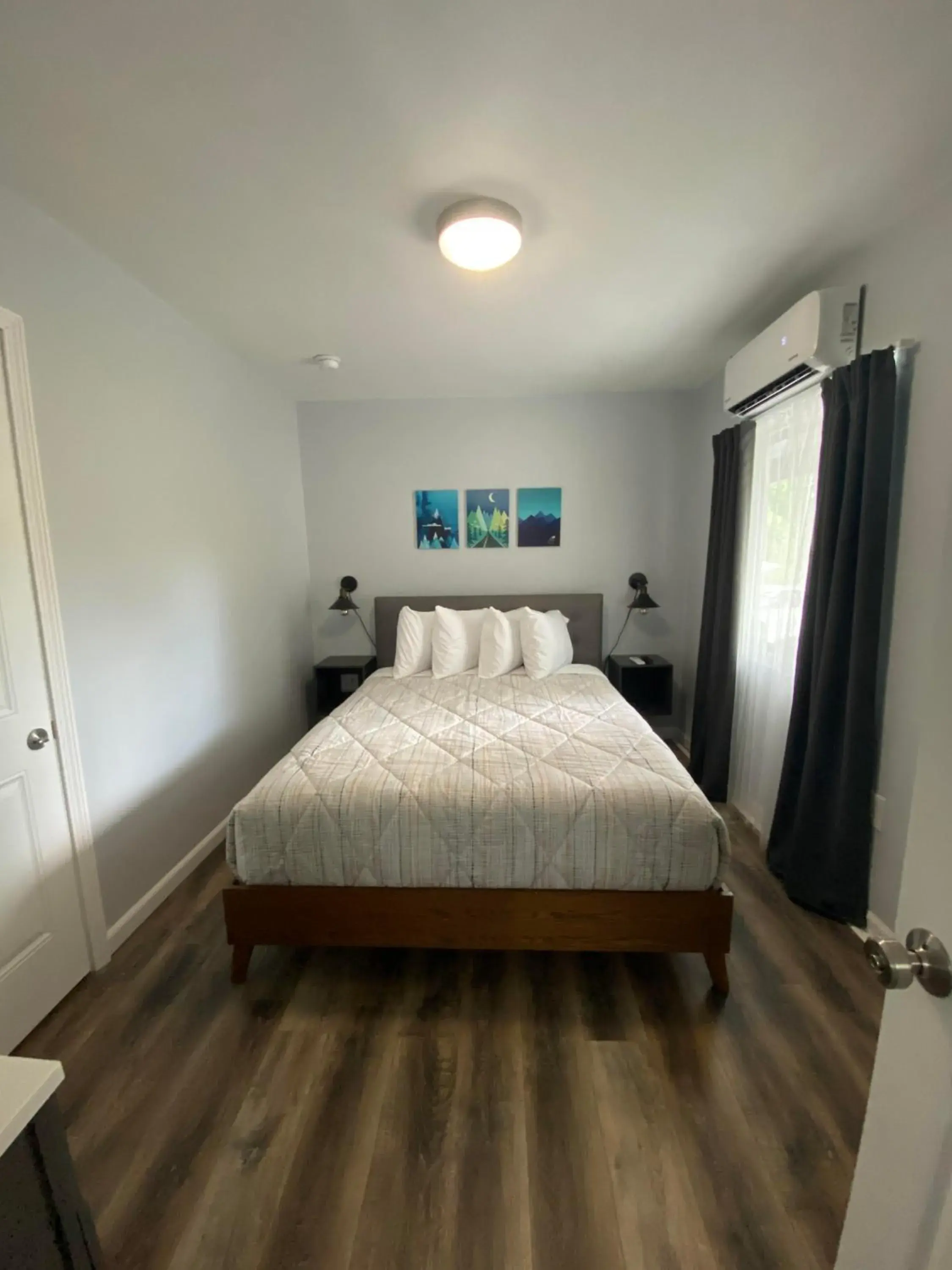 Standard Queen Room in Veda Inn & Cottages Standard Queen Room in Veda Inn & Cottages