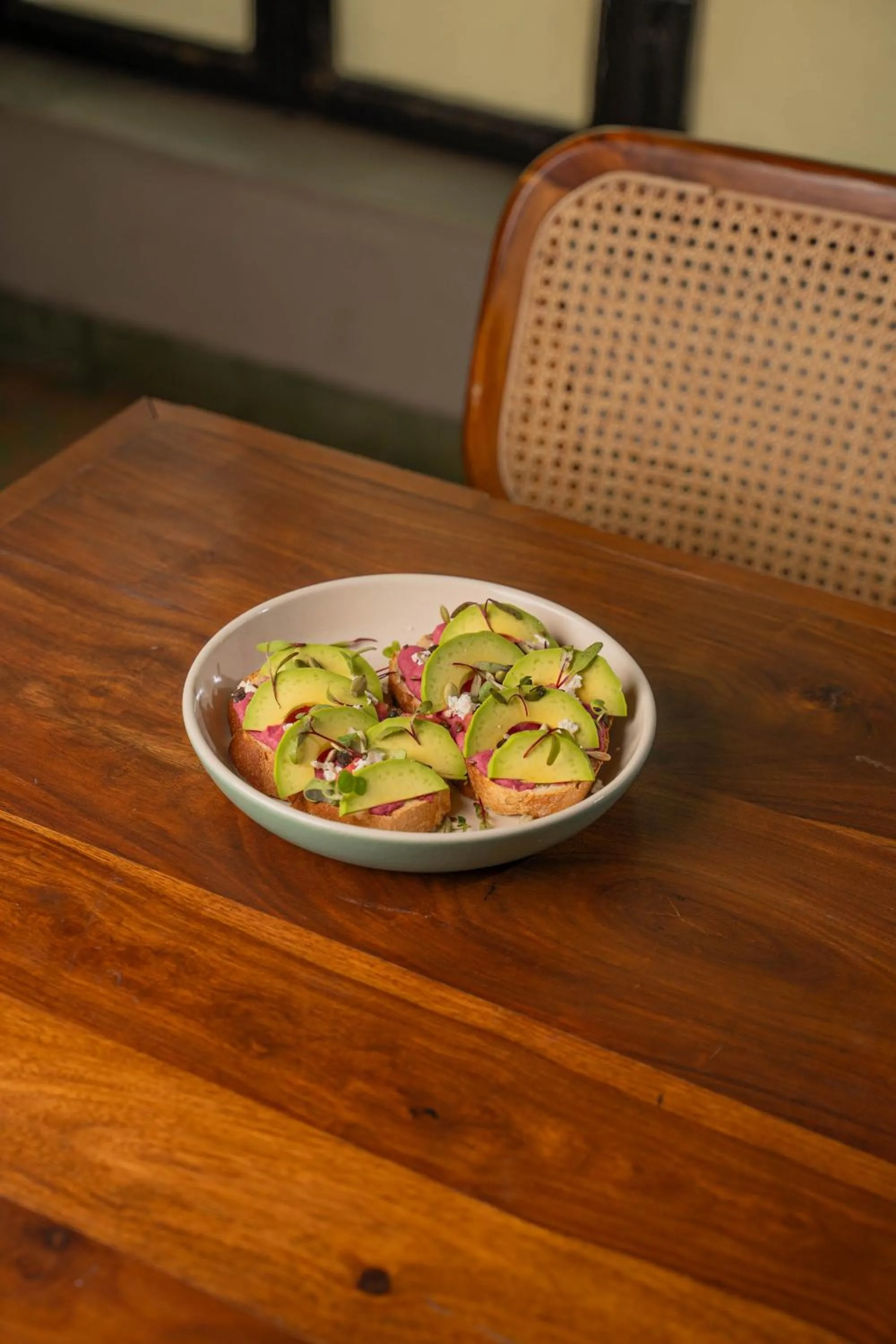 Restaurant/places to eat in Minimalist Poshtel & Suites