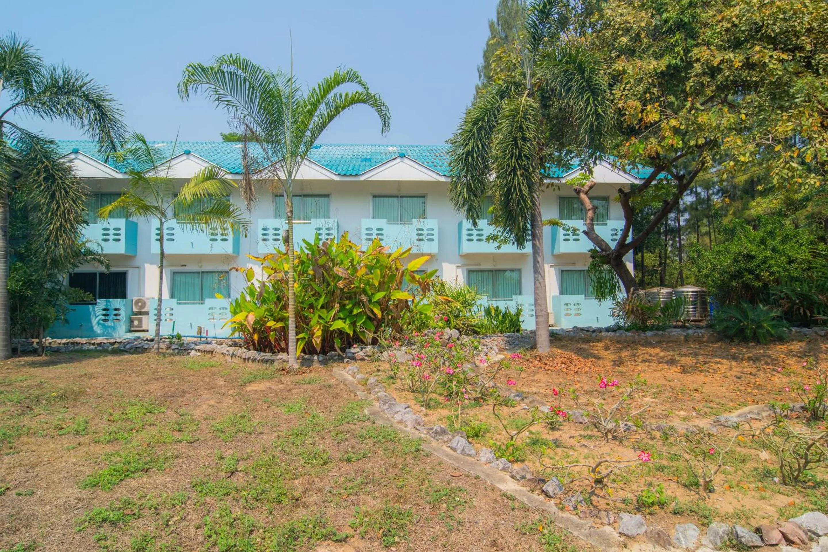 Garden in Koh Lak Resort