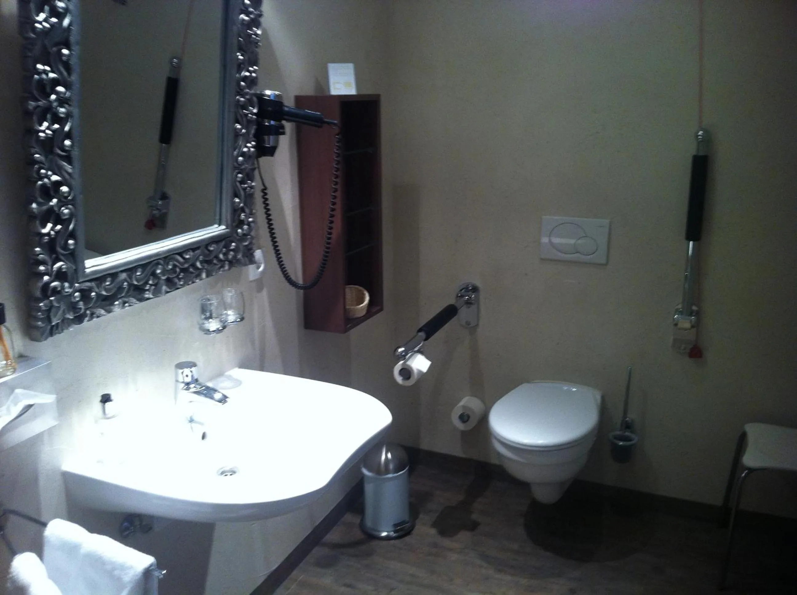 Bathroom in Hotel-Restaurant Pfälzer Hof