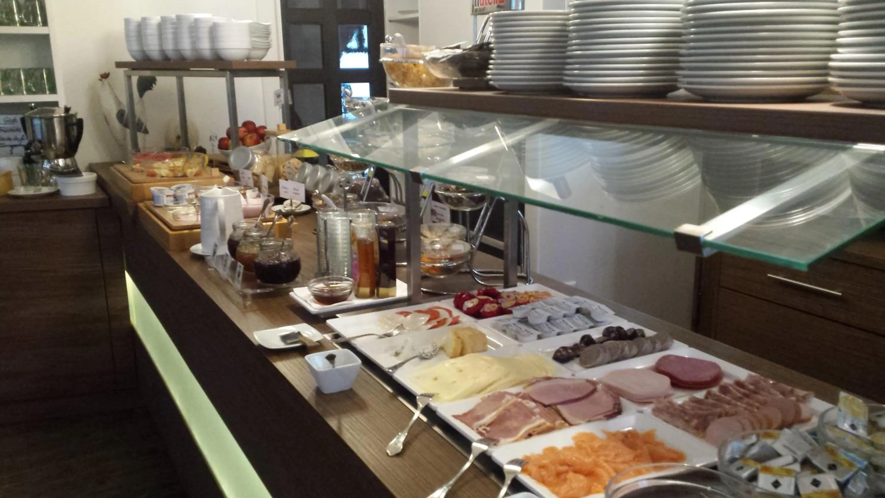 Buffet breakfast in Hotel-Restaurant Pfälzer Hof