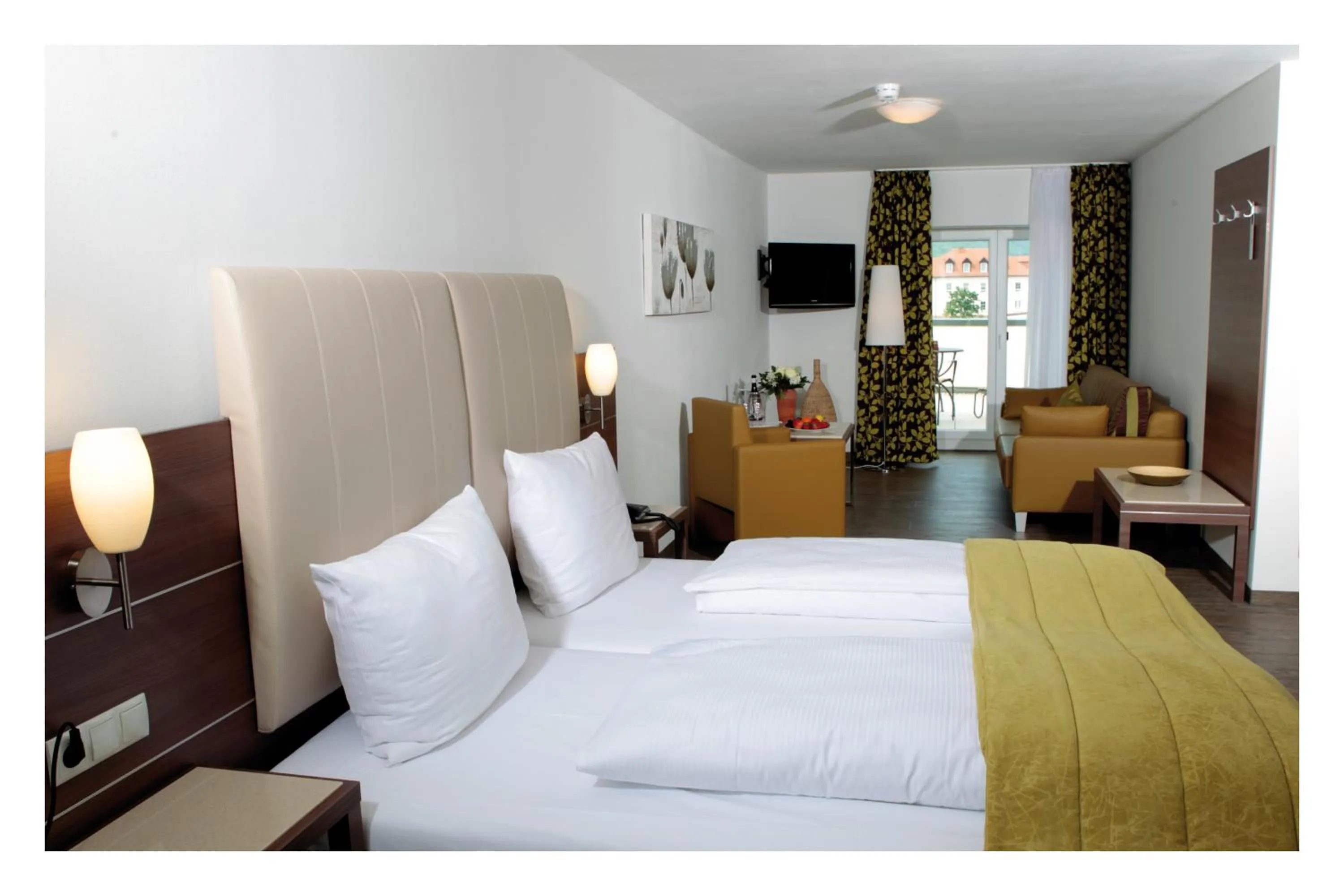 Bedroom, Bed in Hotel-Restaurant Pfälzer Hof