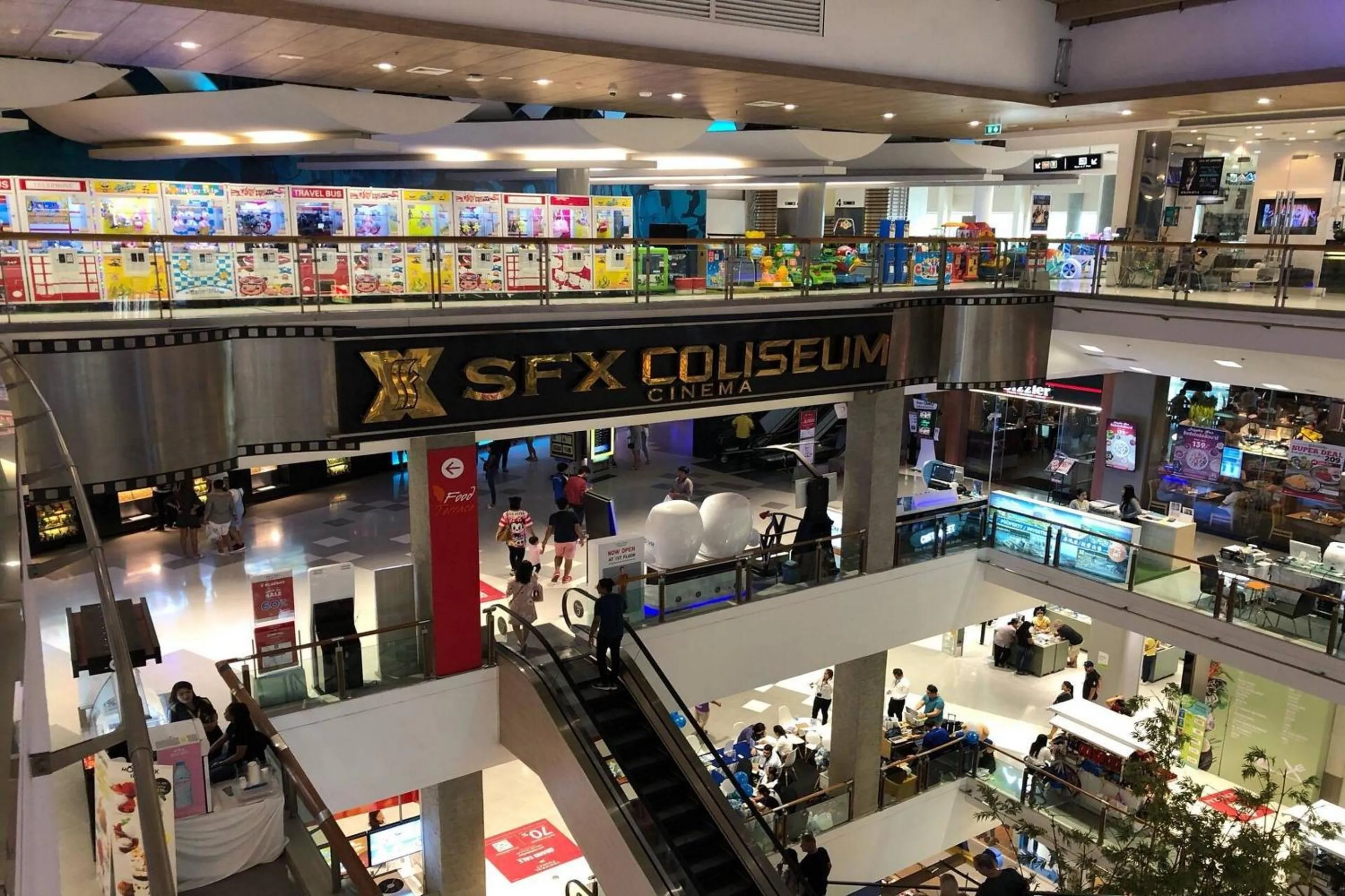 Shopping Area in Cafe'@luv22