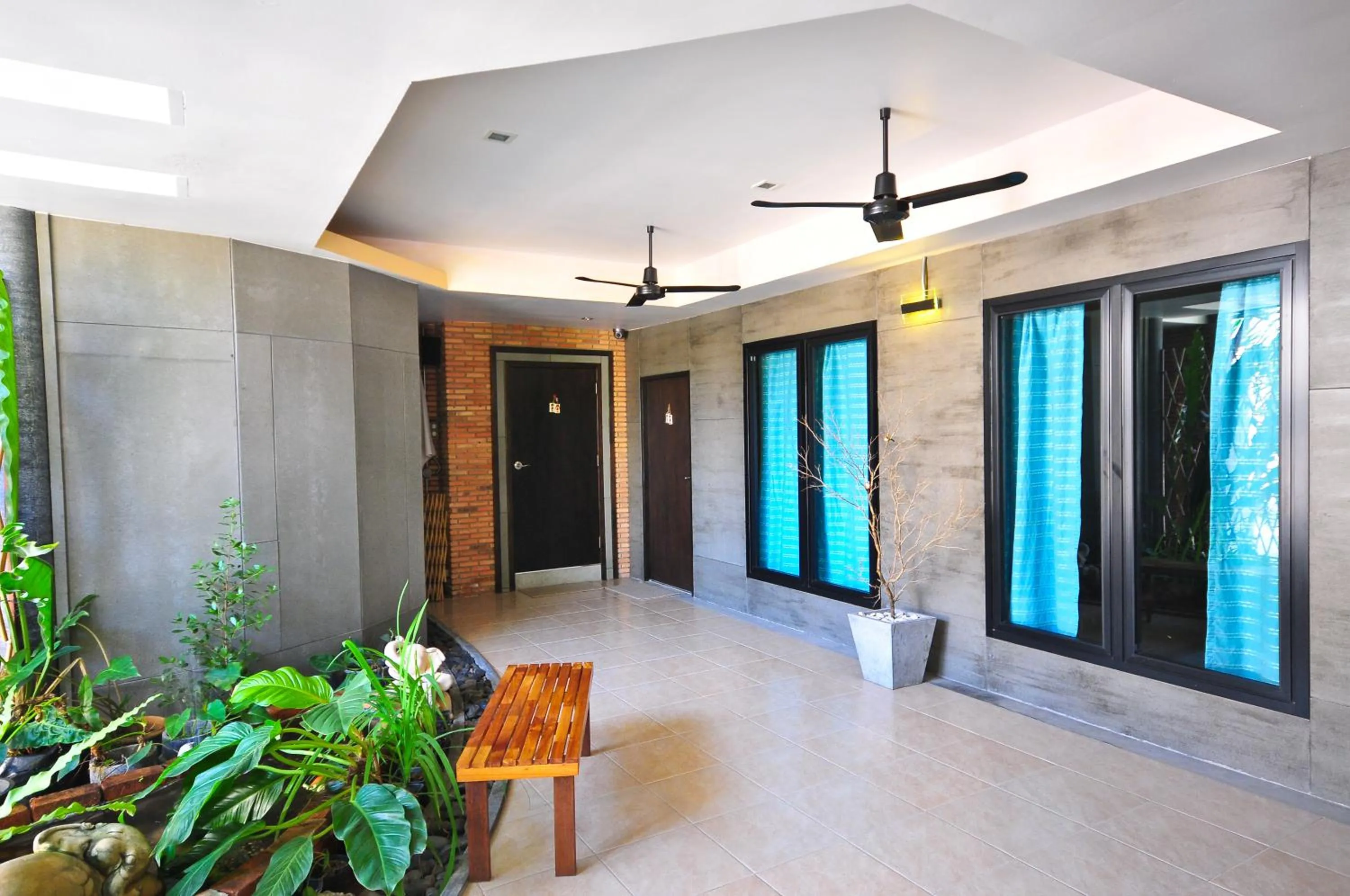 Facade/entrance in Cafe'@luv22