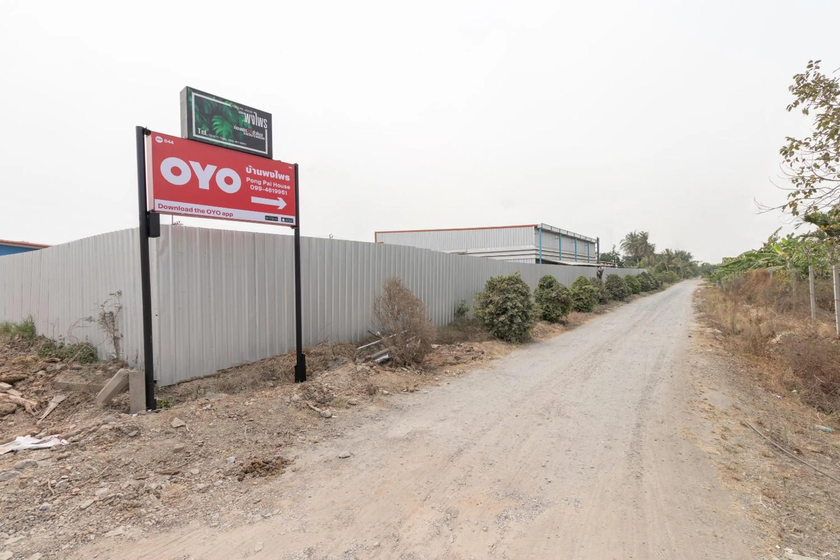 Facade/entrance in OYO 644 Pong Pai House