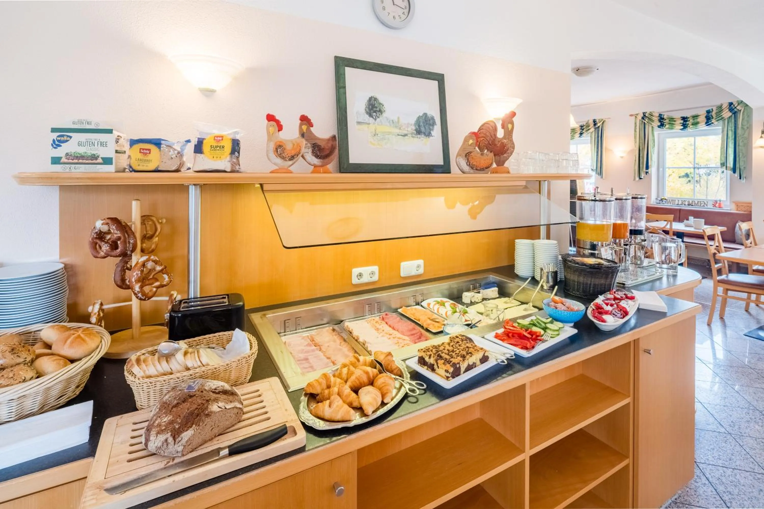 Buffet breakfast in Hotel Nummerhof