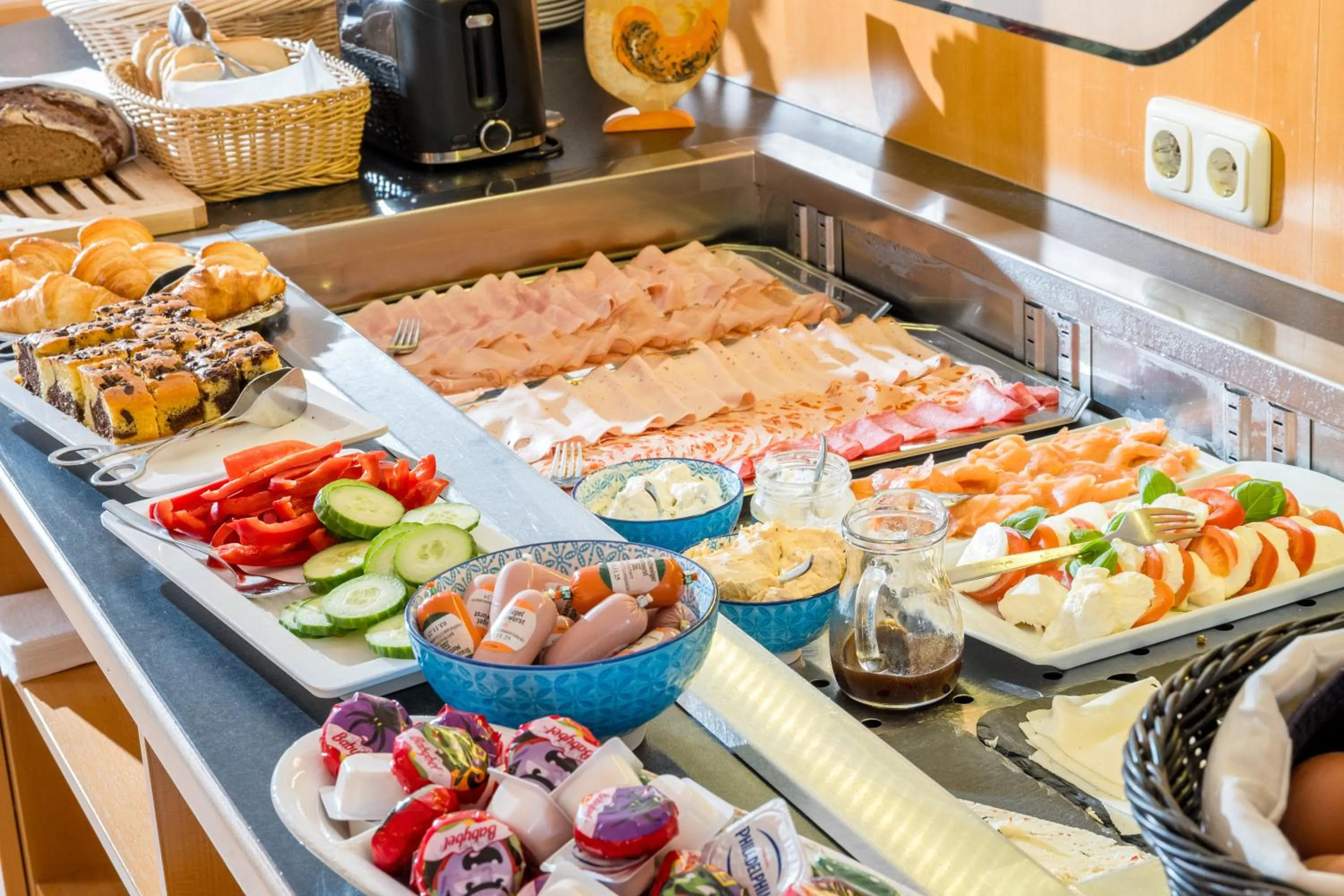 Buffet breakfast in Hotel Nummerhof