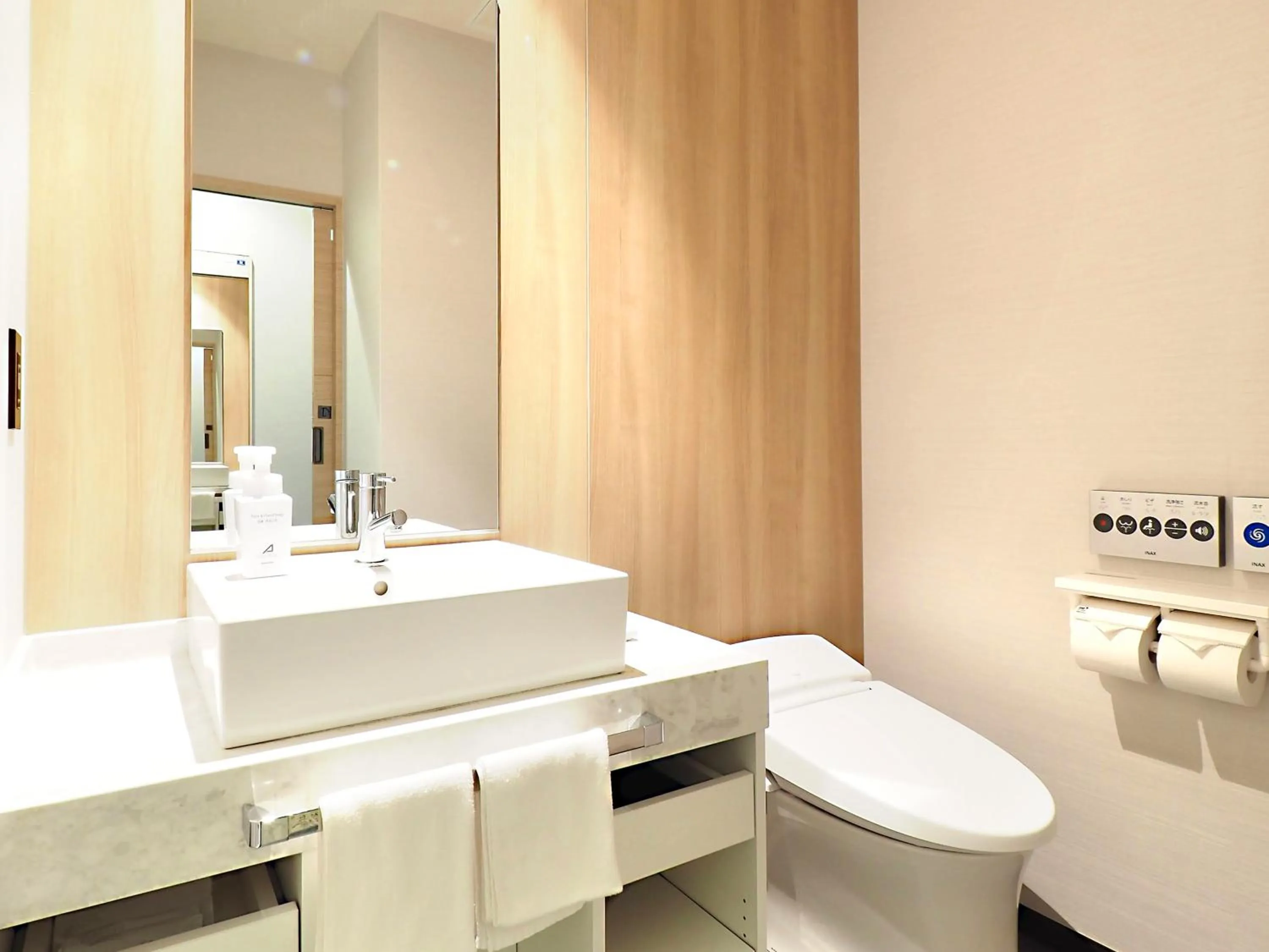 Toilet in Hotel Abest Grande Takatsuki