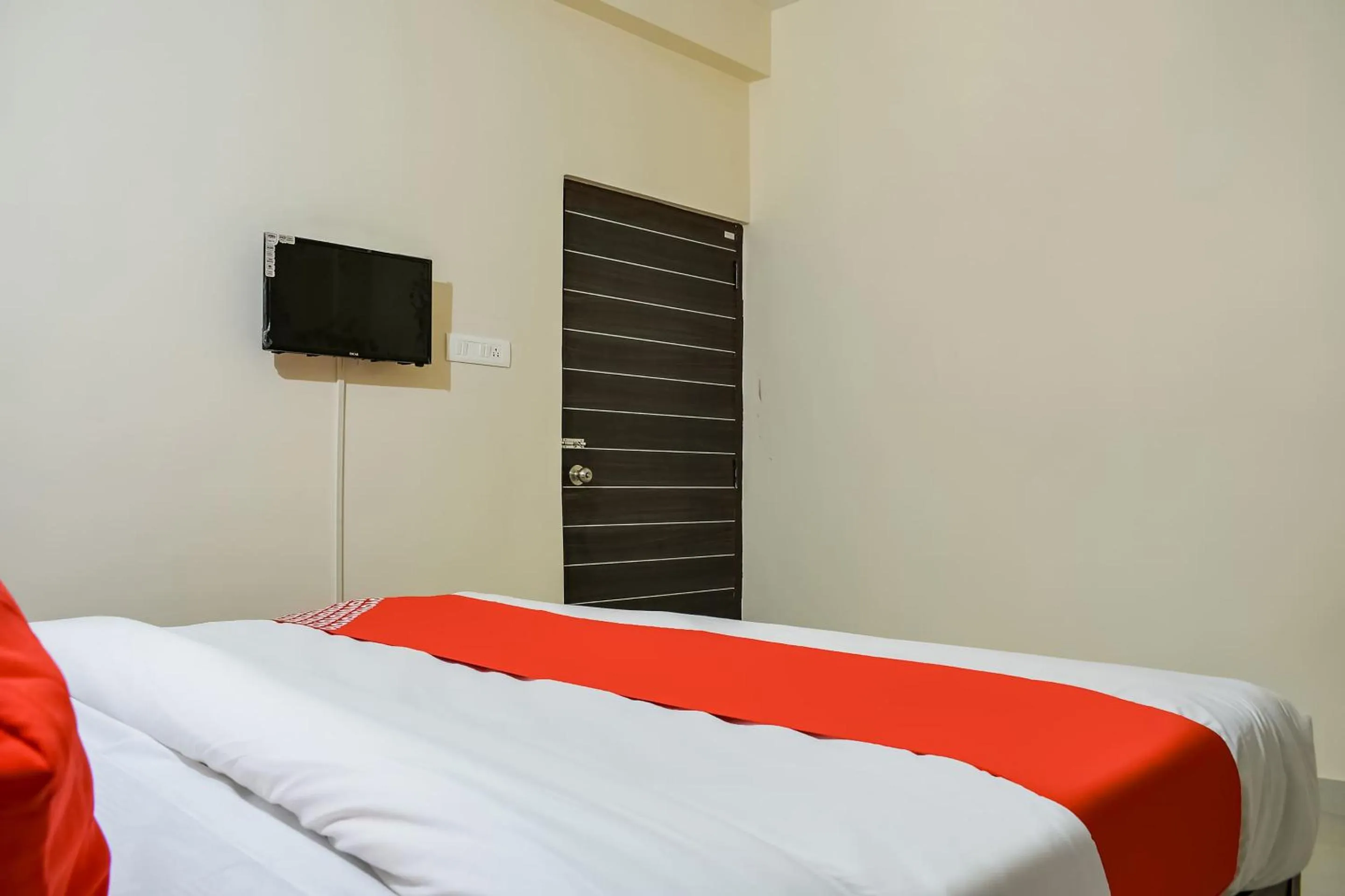 Bedroom, Bed in Hotel O Shiv Sai Palace