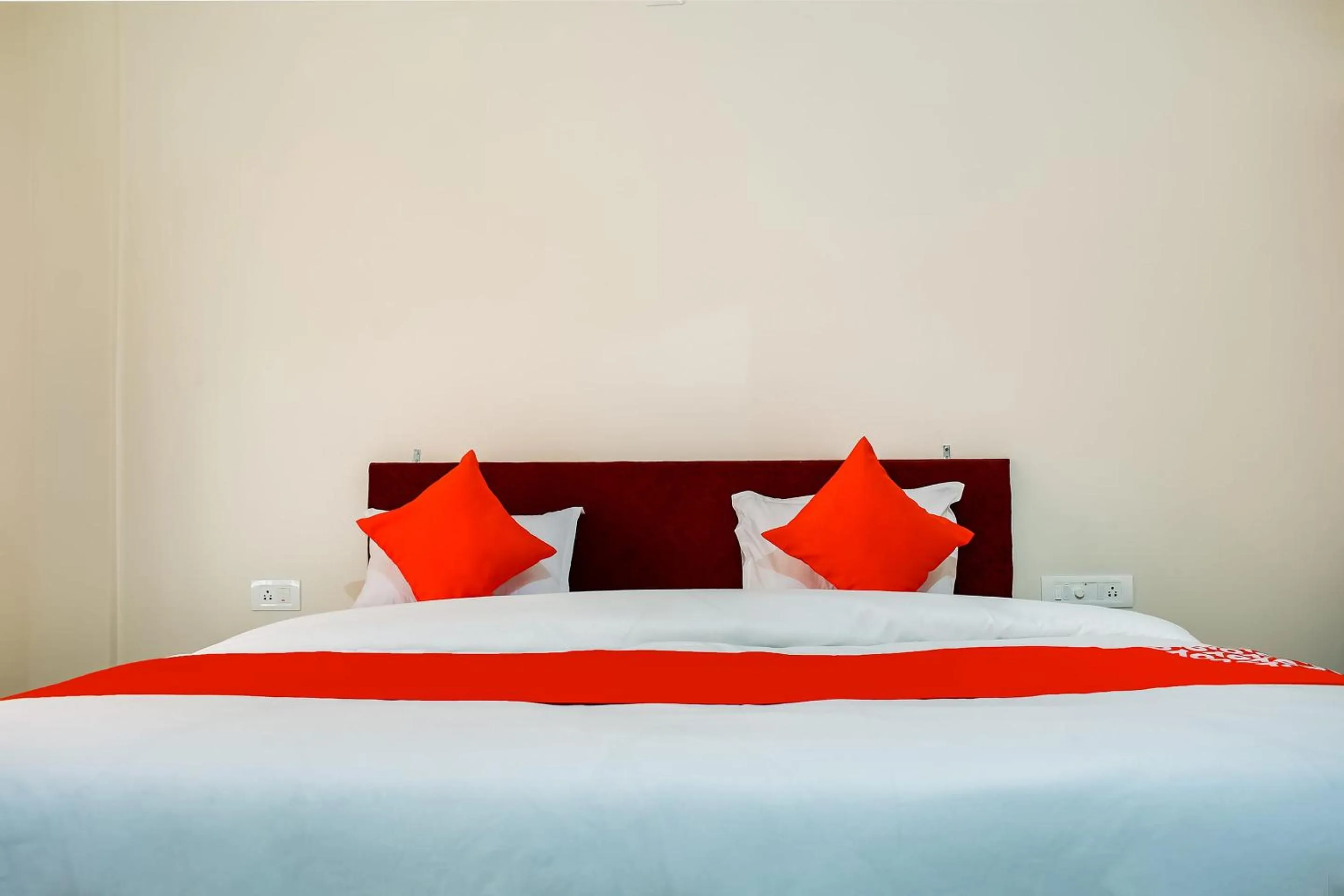 Bedroom, Bed in Super Hotel O Shiv Sai Palace