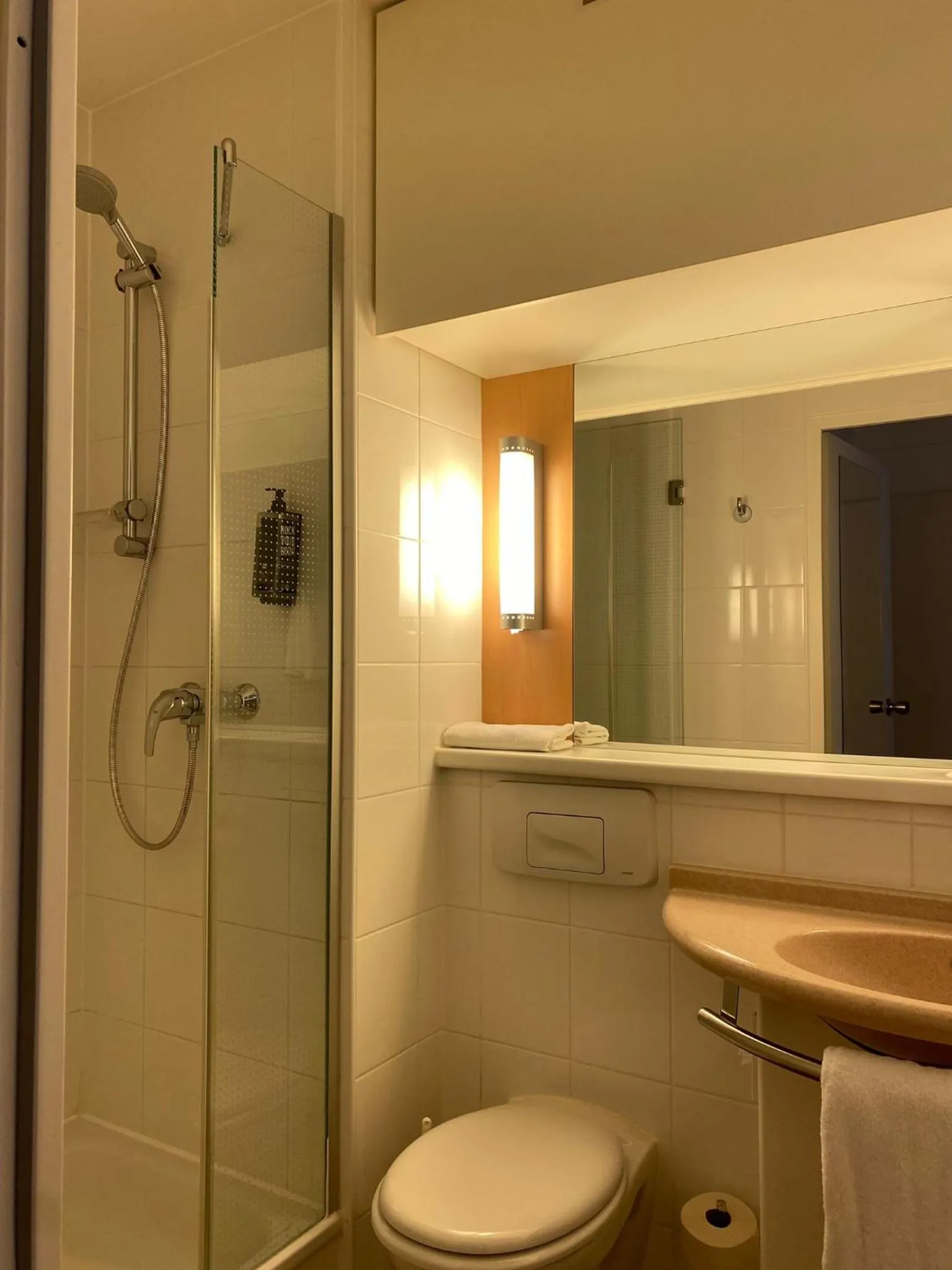Shower in ibis Koblenz City