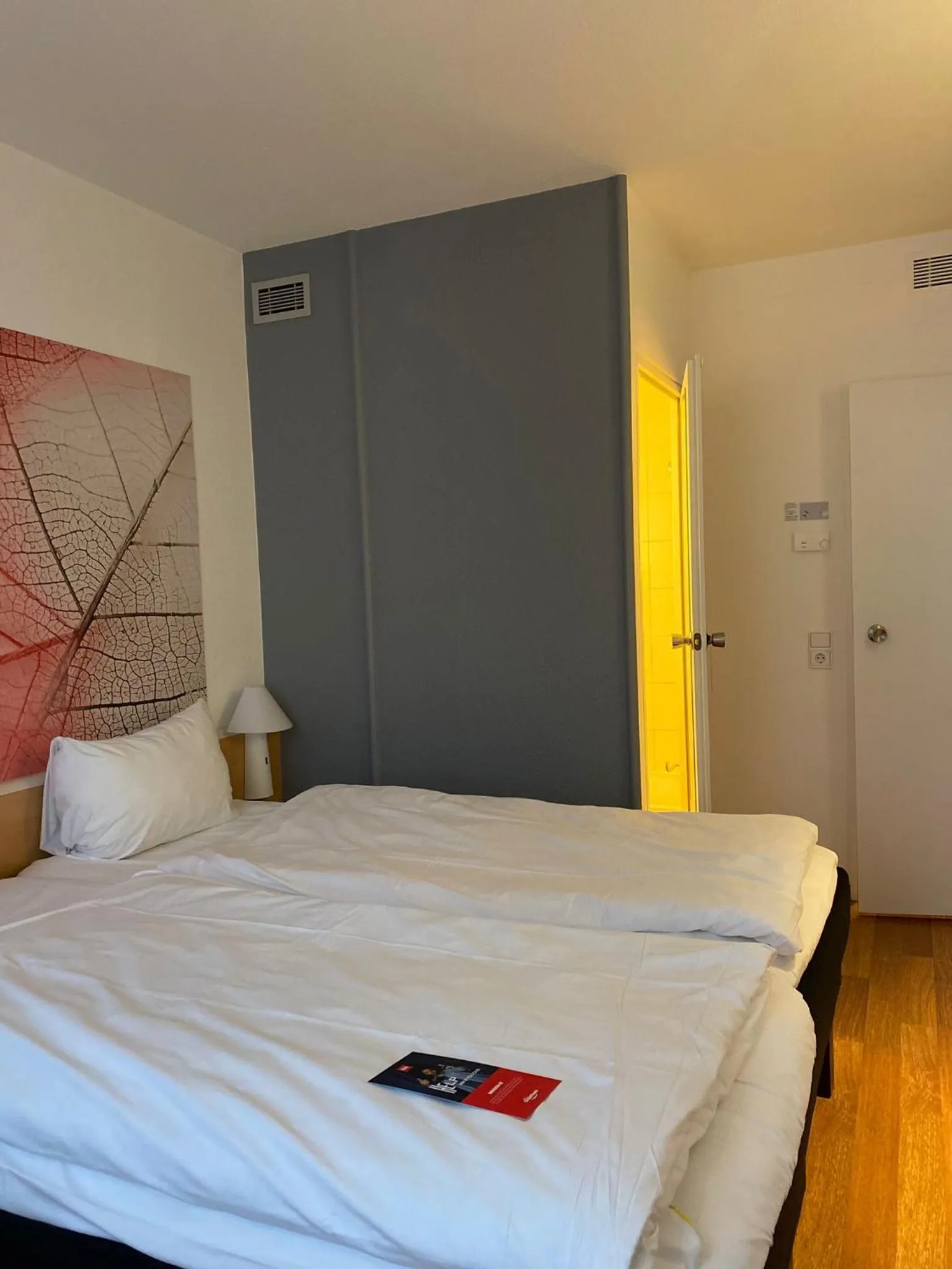 Staff, Bed in ibis Koblenz City