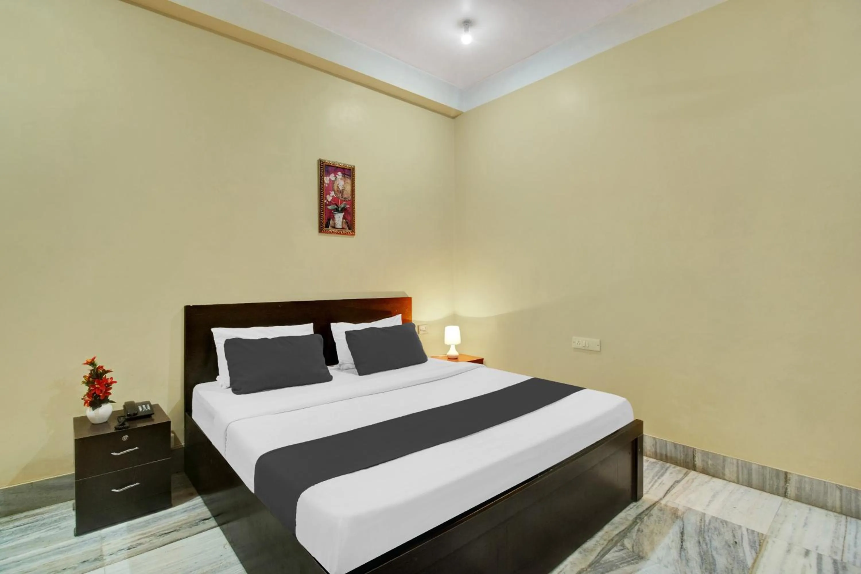 Deluxe Double Room - single occupancy in Super Hotel O Gorchuk Guwahati