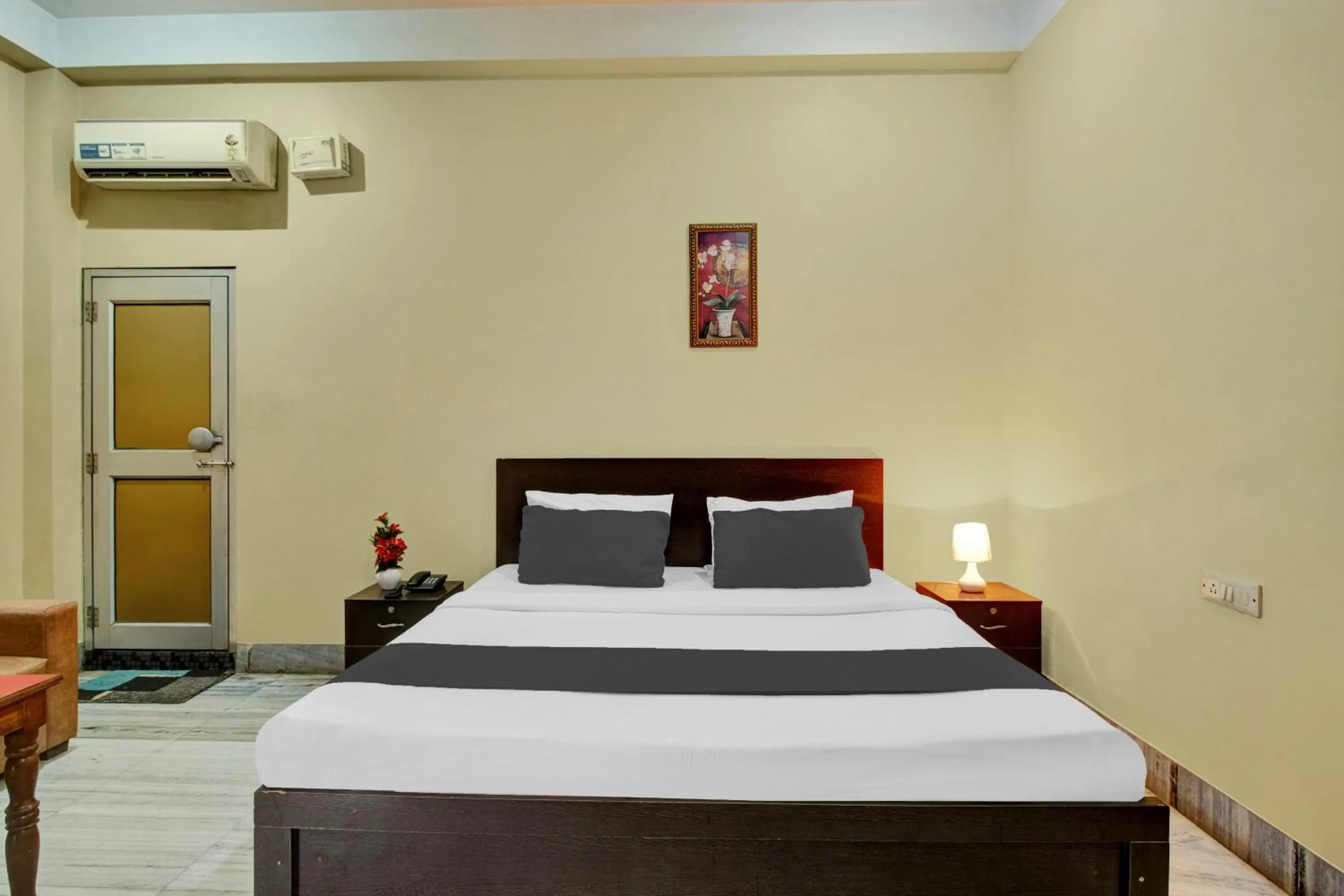 Bedroom, Bed in Super Hotel O Gorchuk Guwahati