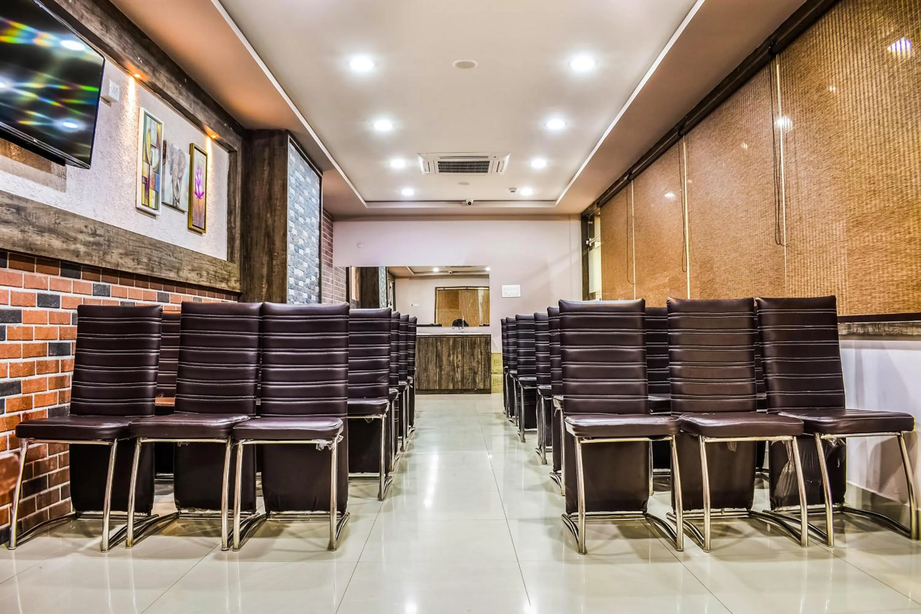 Dining area in Capital O Jai Adisson