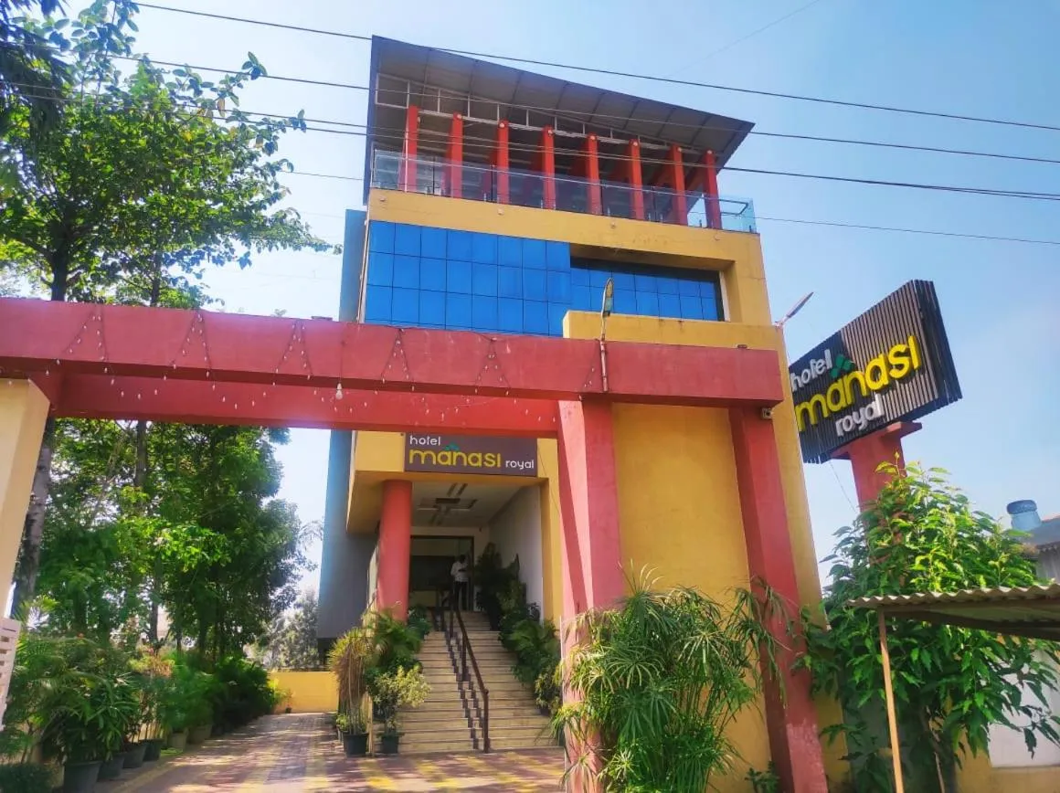 Facade/entrance in Hotel Manasi Royal