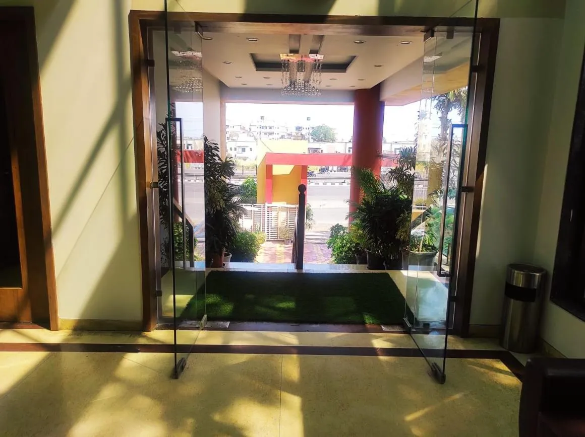 Facade/entrance in Hotel Manasi Royal