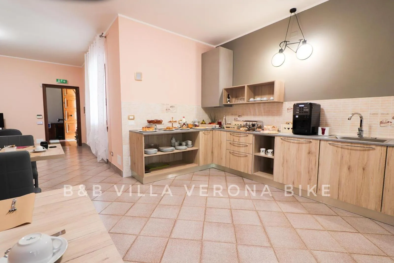 Breakfast in B&B Villa Verona Bike