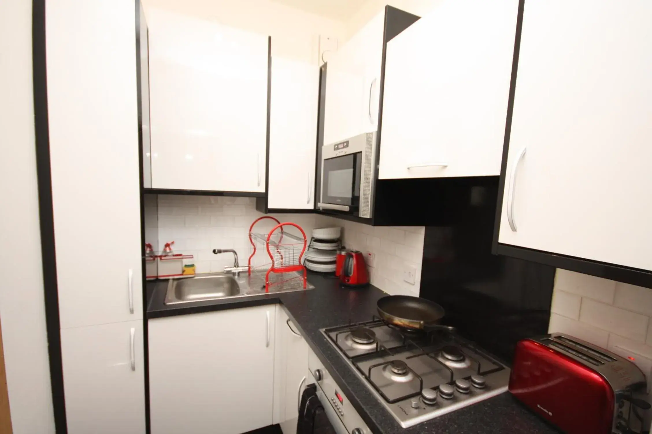 One-Bedroom Apartment in Raeburn One-Bedroom Apartment in Raeburn