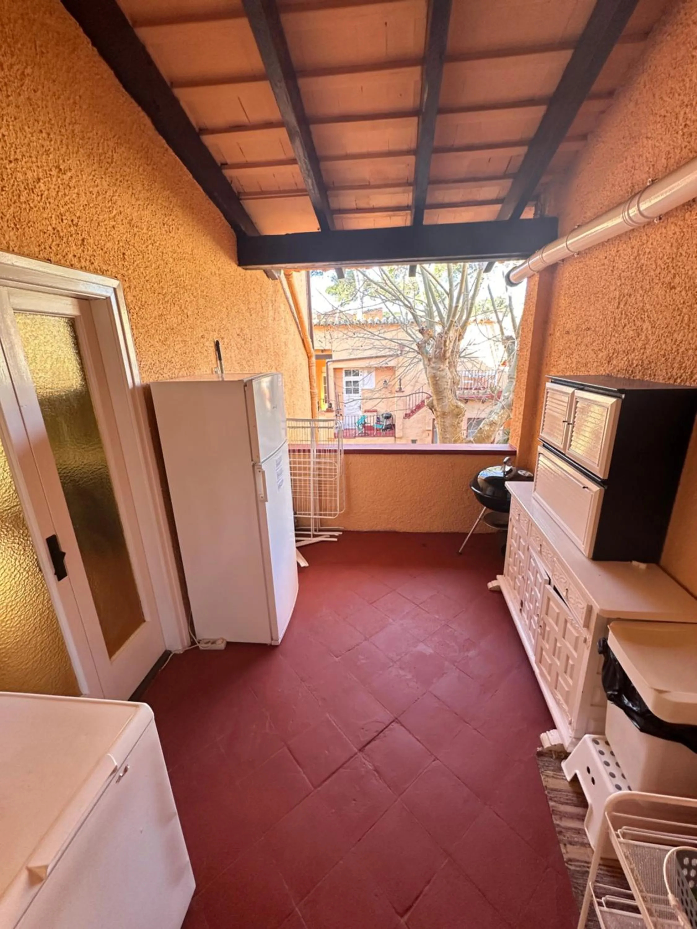 Patio in Apartamento con jardín a 11 metros de la playa. CG.