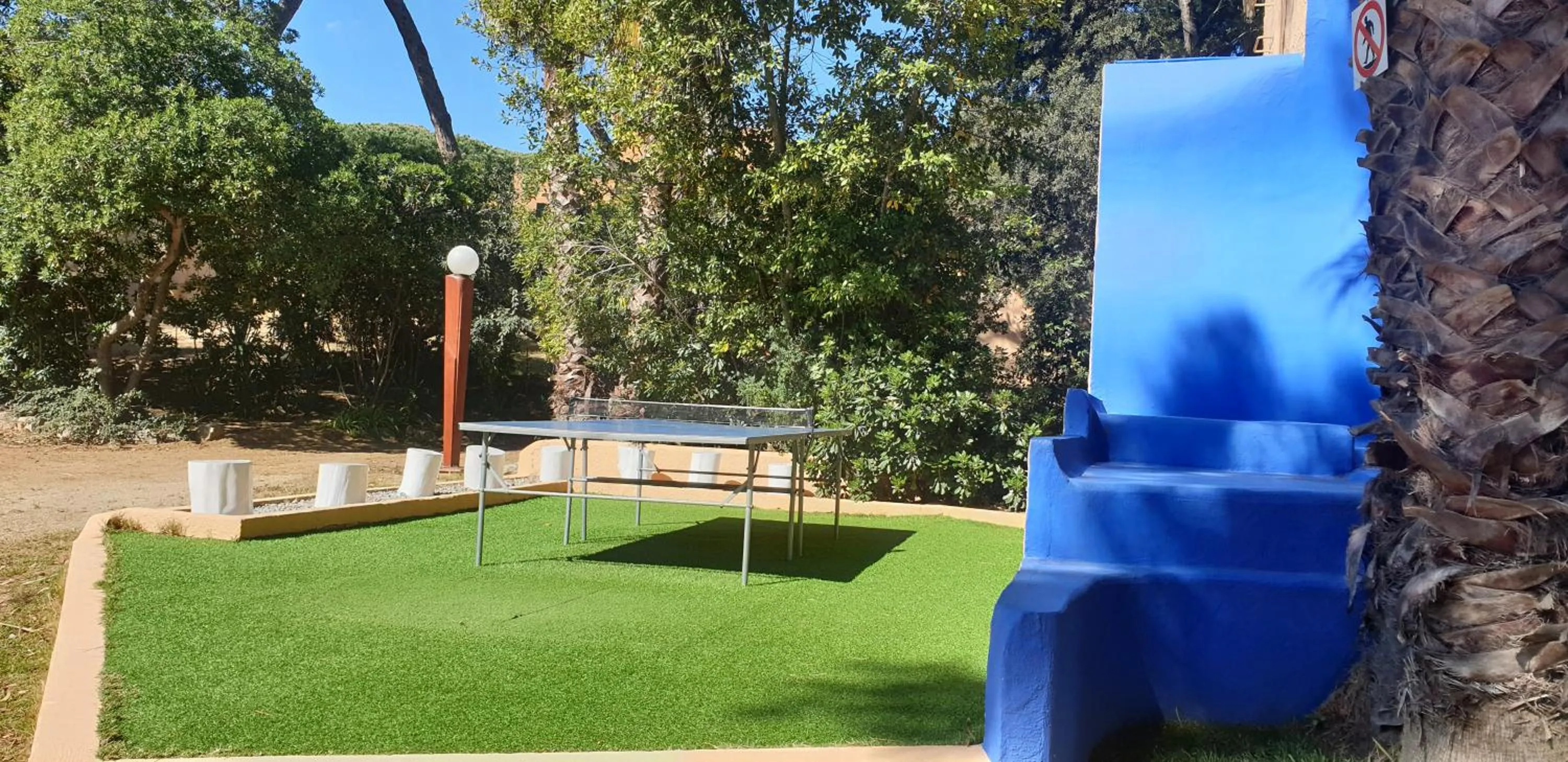 Garden in Apartamento con jardín a 11 metros de la playa. CG.