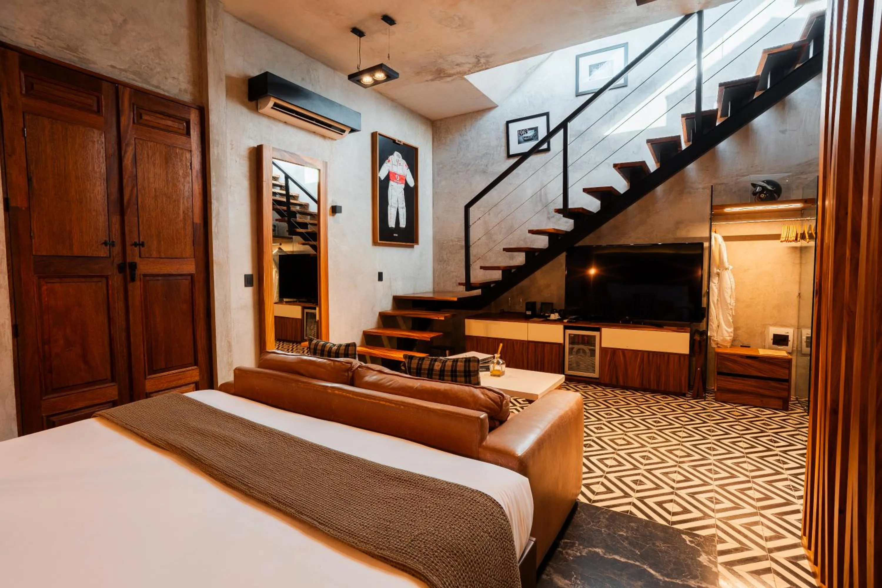 Bed in Diez Diez Collection