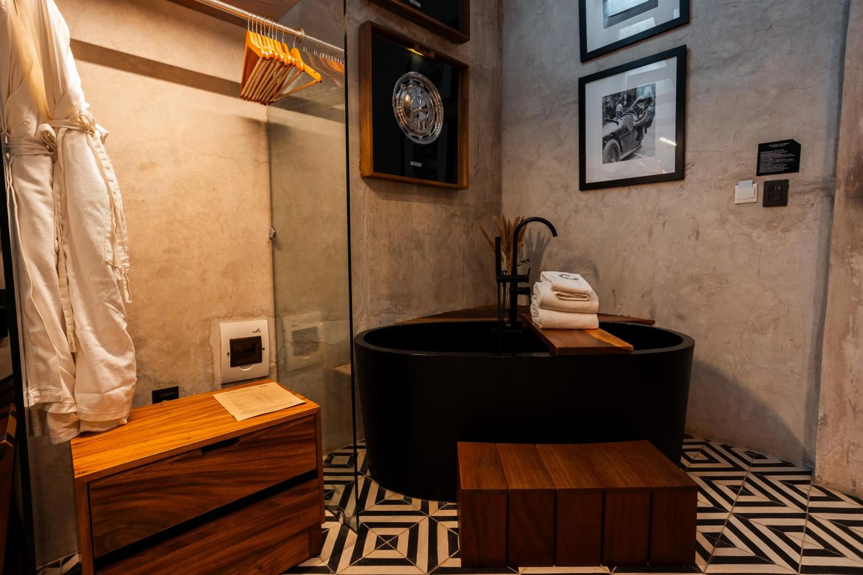 Bathroom in Diez Diez Collection