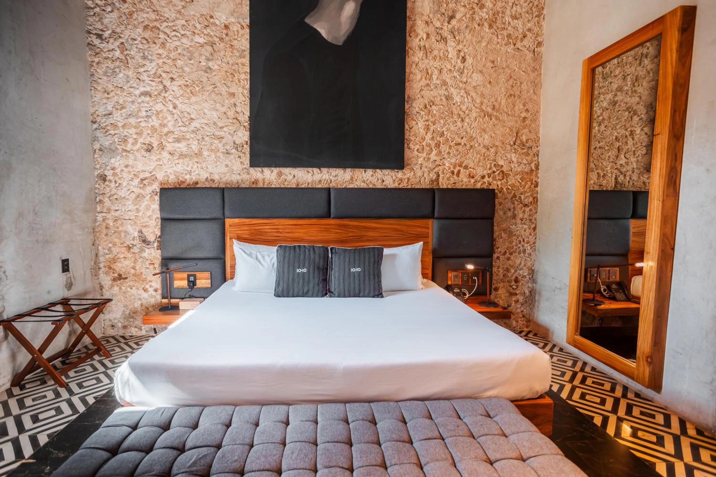 Bed in Diez Diez Collection