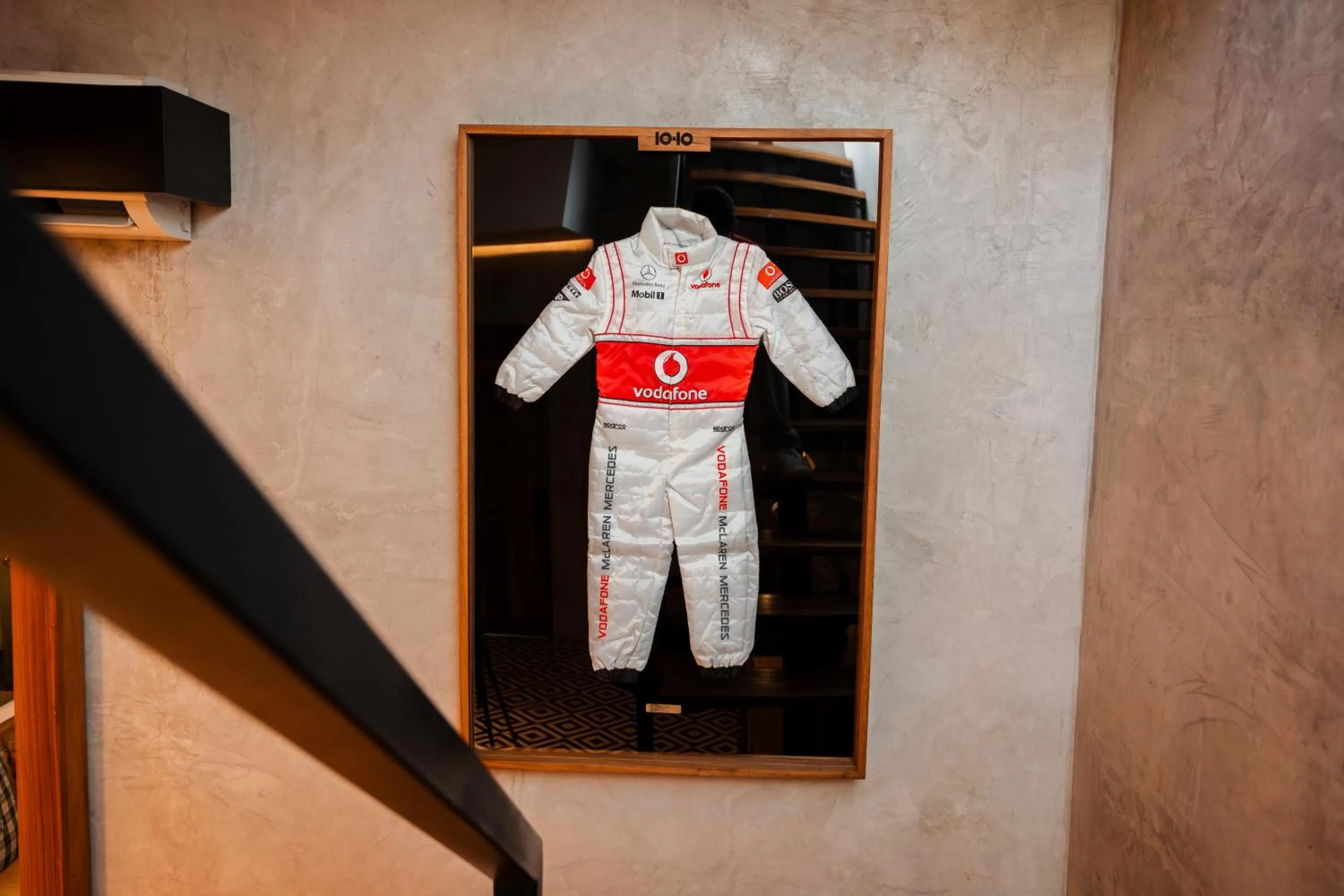 Decorative detail in Diez Diez Collection