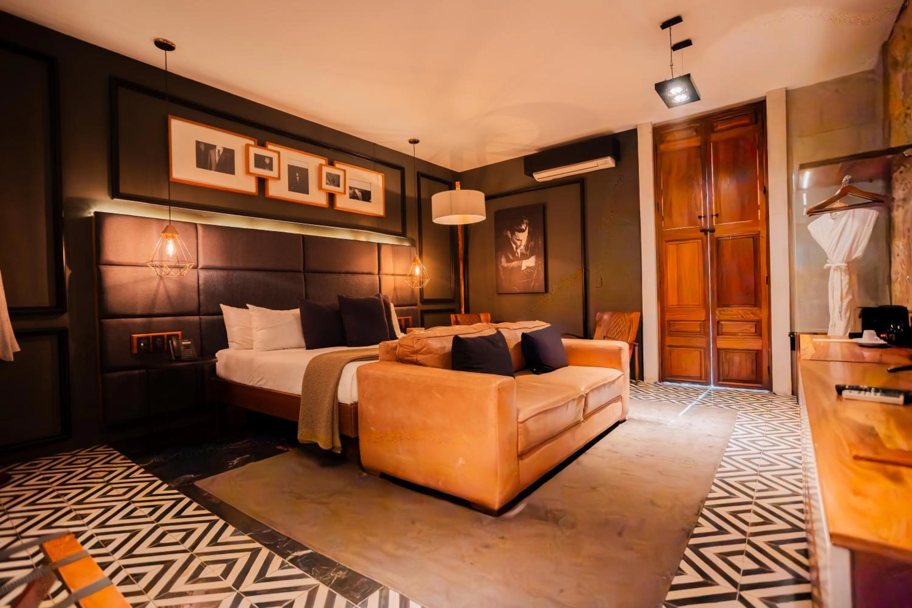 Bed in Diez Diez Collection