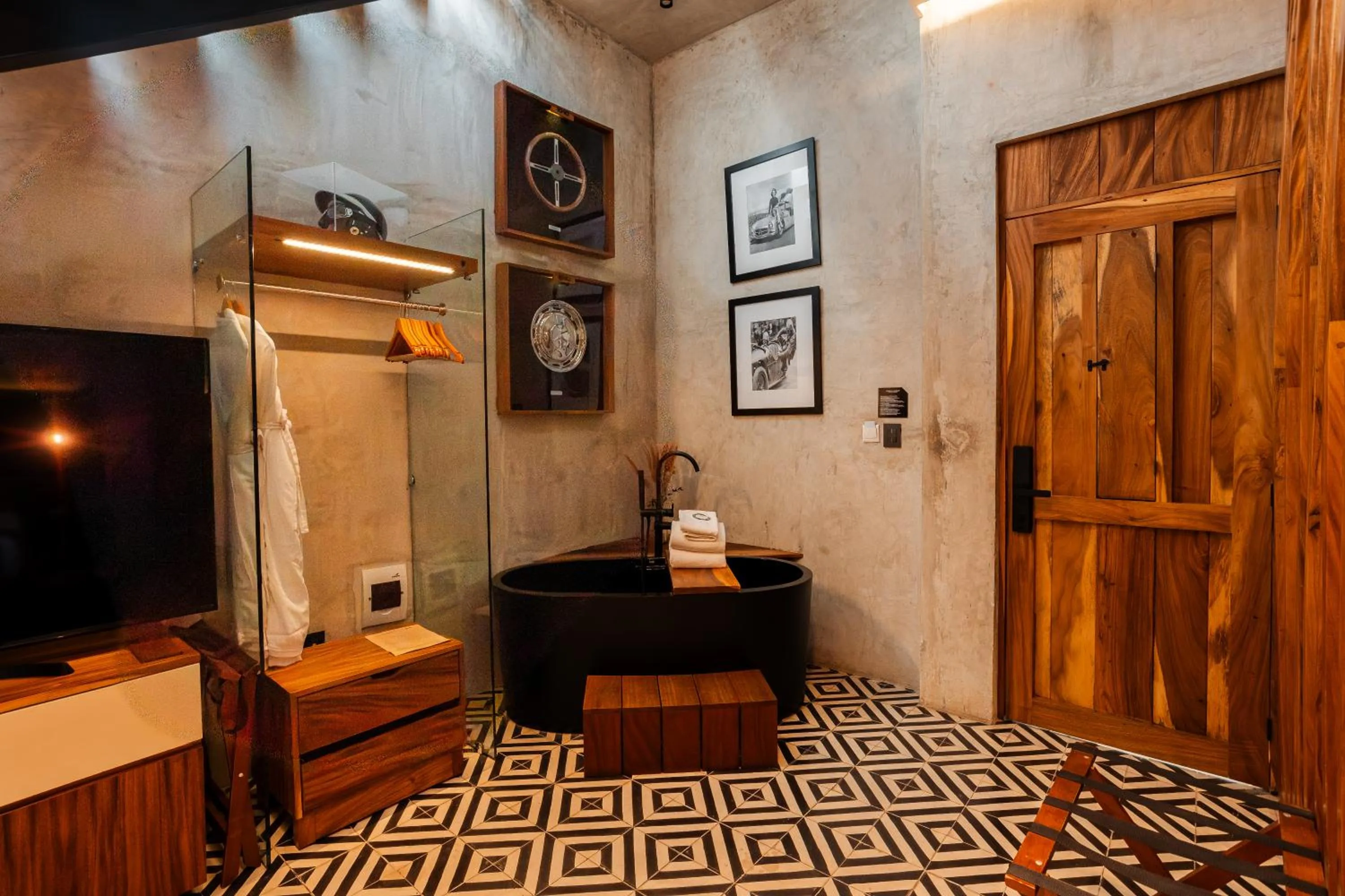 TV and multimedia in Diez Diez Collection