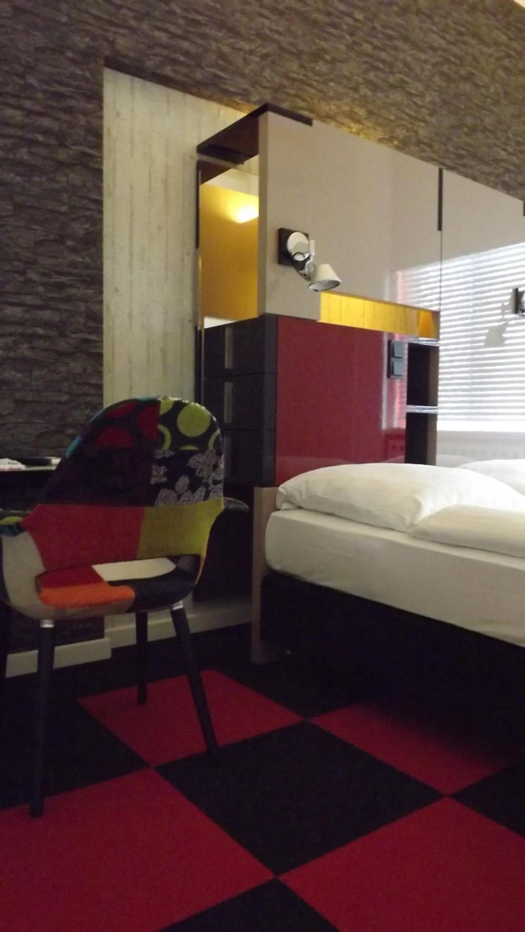 Photo of the whole room, Bed in Hotel Cristall - Frankfurt City