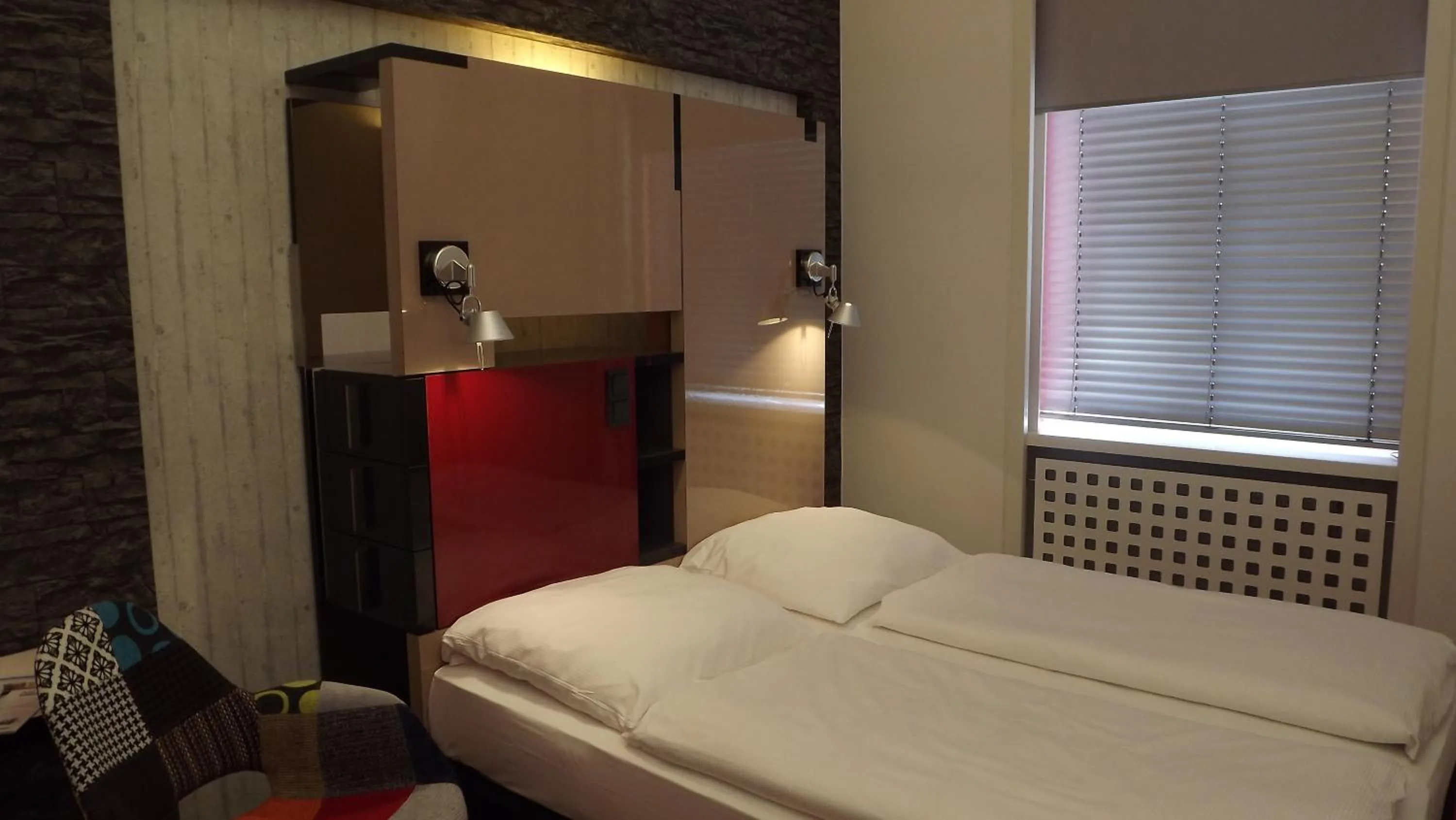 Bed in Hotel Cristall - Frankfurt City