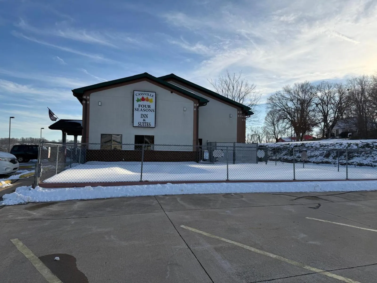 Property building in Cassville Four Seasons Inn & Suites