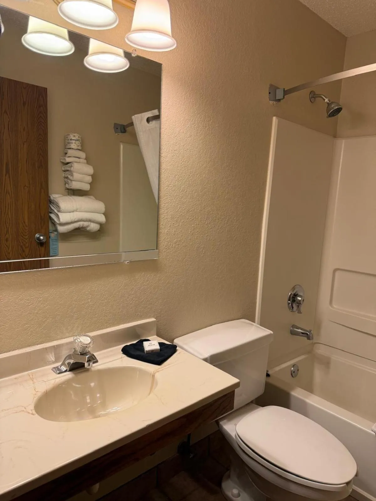 Bathroom in Cassville Four Seasons Inn & Suites