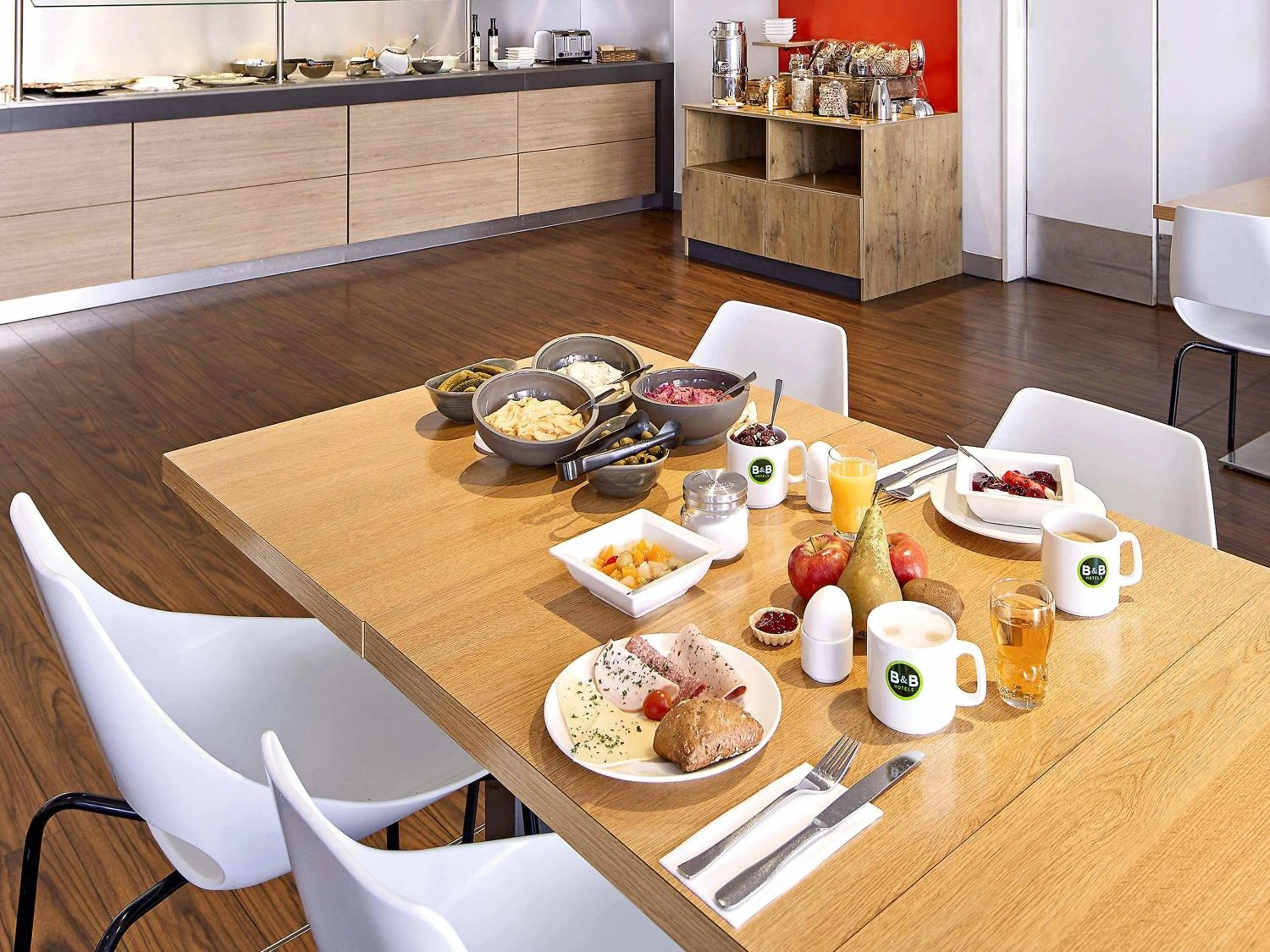 Restaurant/places to eat in B&B Hotel Bonn-City