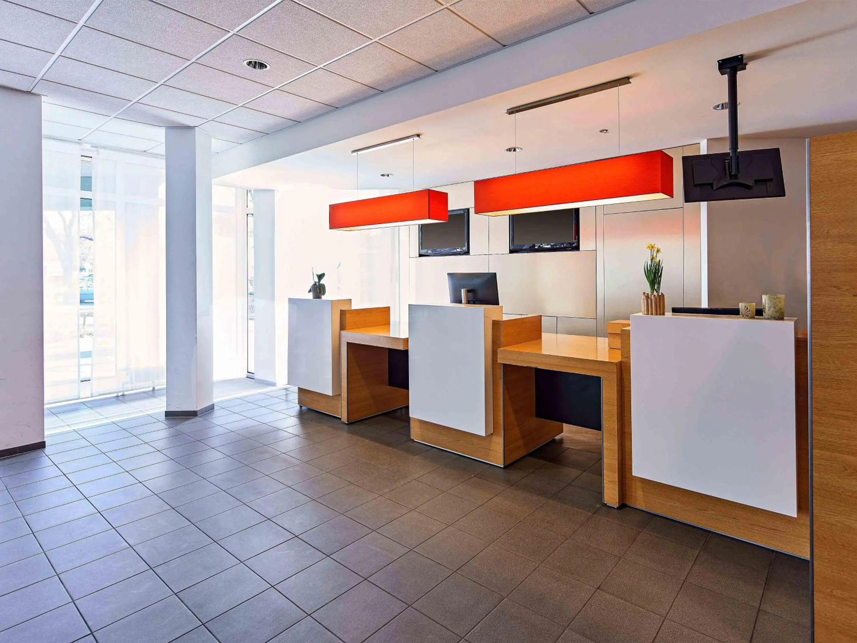 Lobby or reception in B&B Hotel Bonn-City