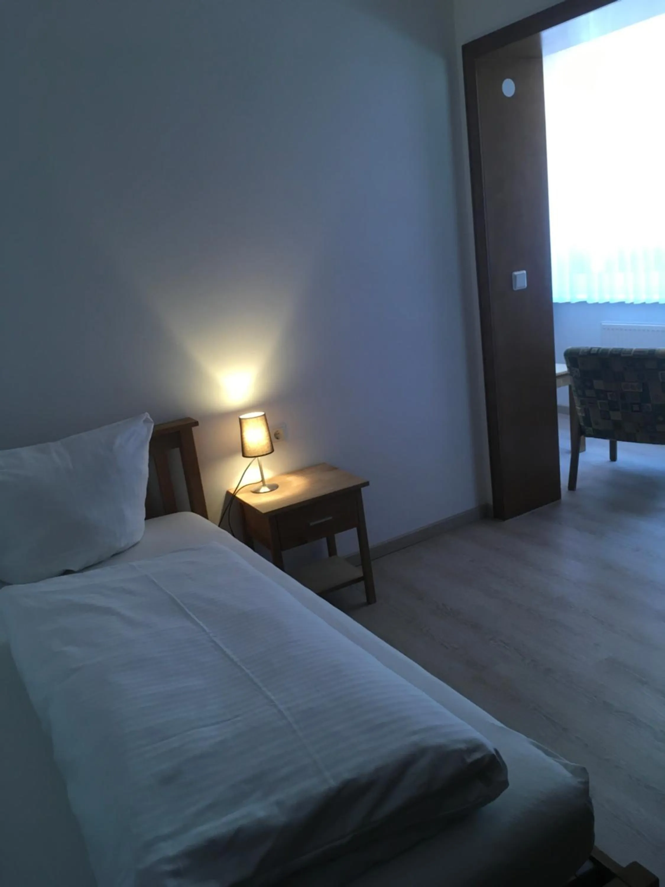 Bed in Hotel-Pension zum Paradies