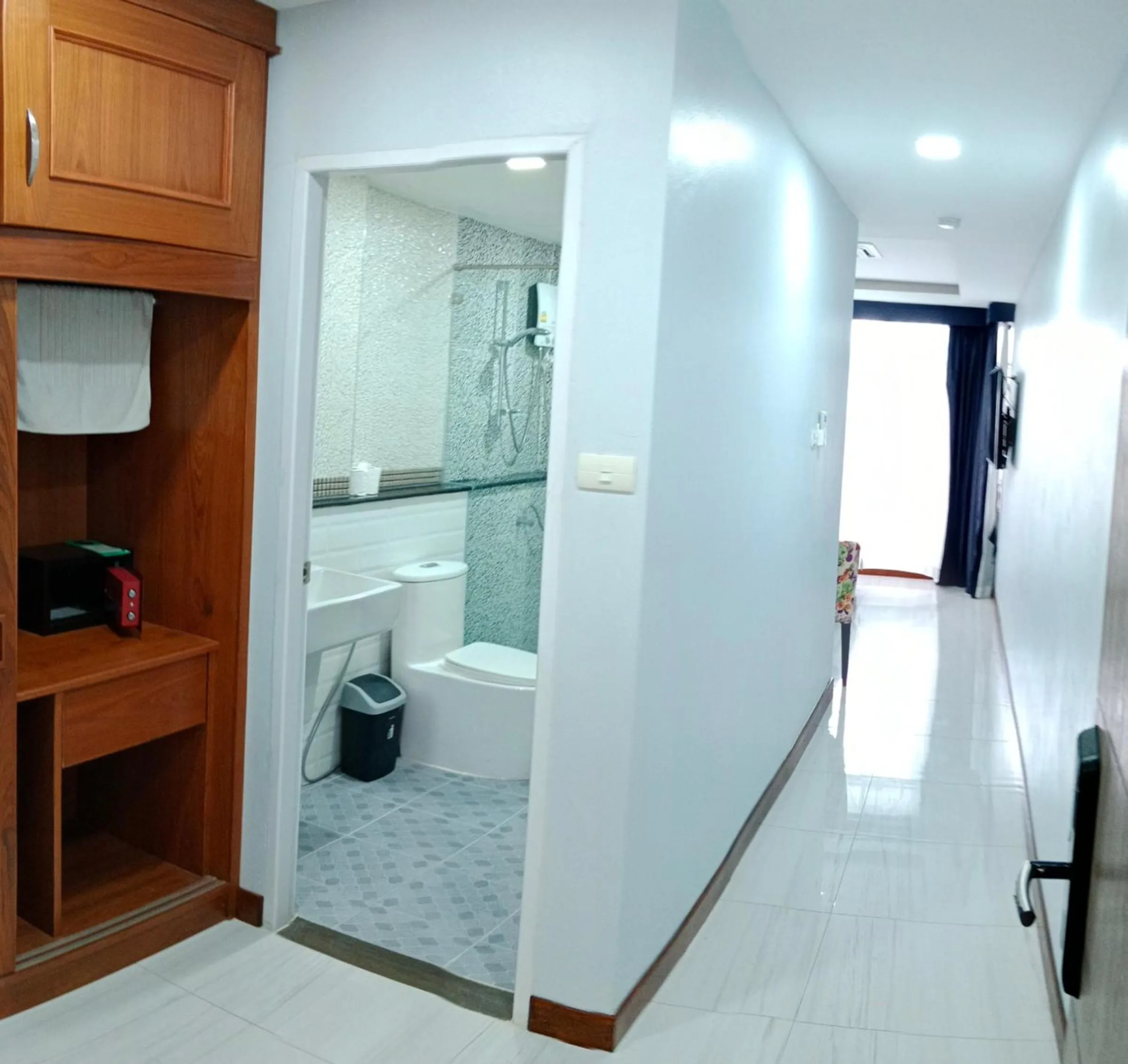 Photo of the whole room in La Capannina Hotel Patong