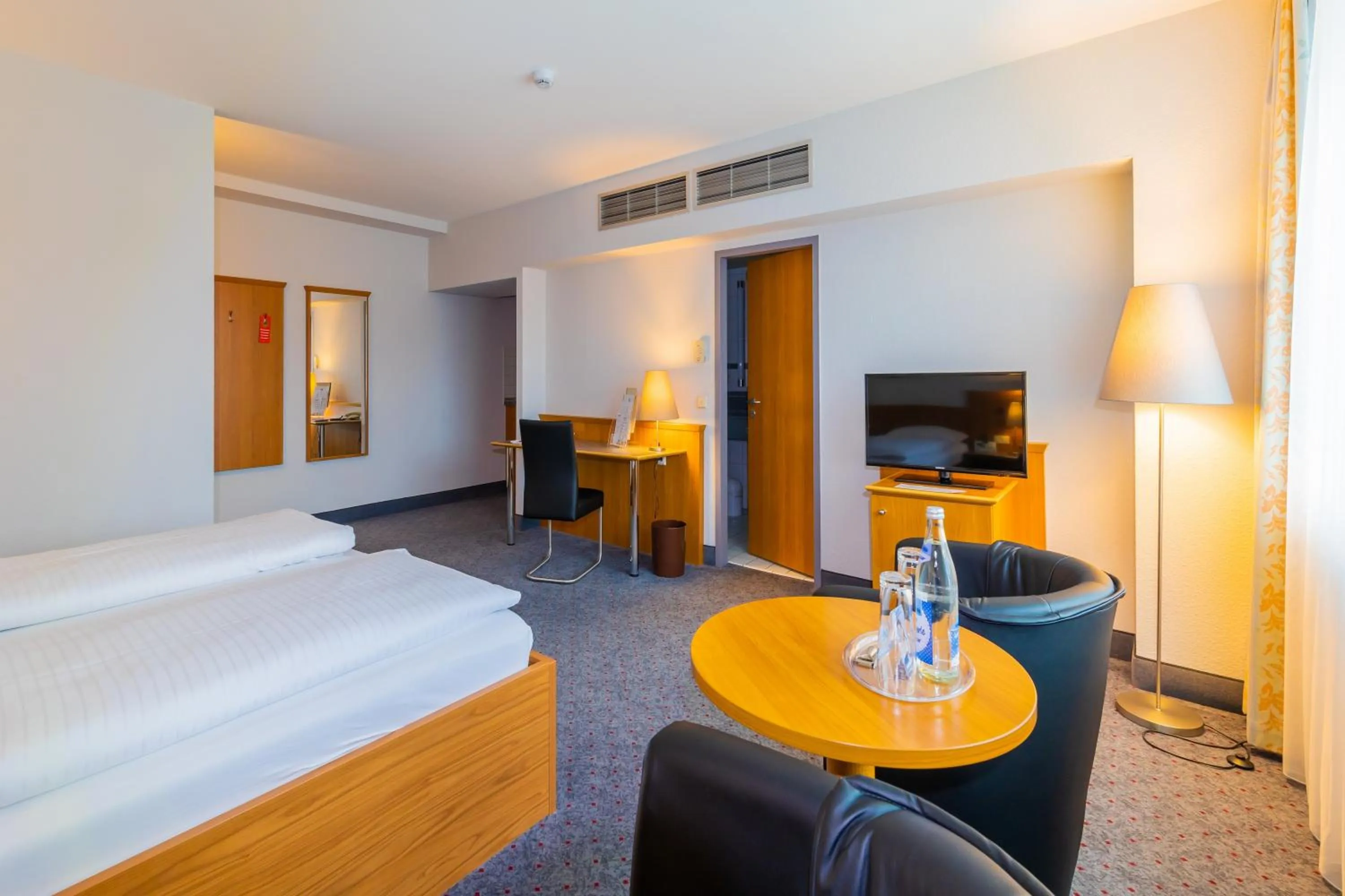 Photo of the whole room, Bed in City Hotel Suhl